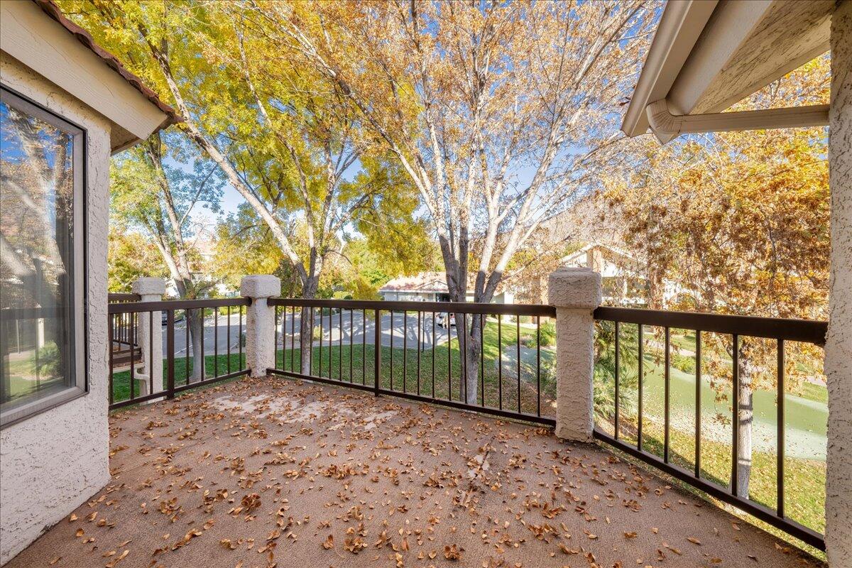 WILLOW RUN RESORT CONDOS - Residential