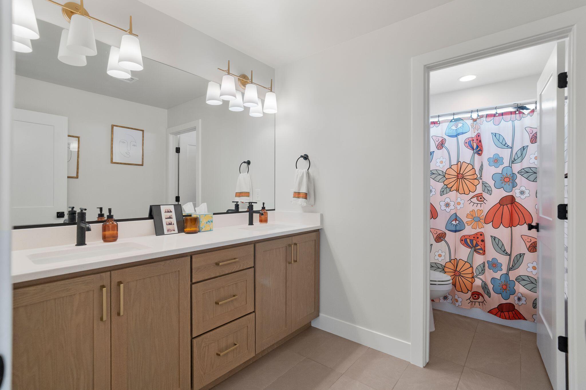 AUBURN HILLS - Residential