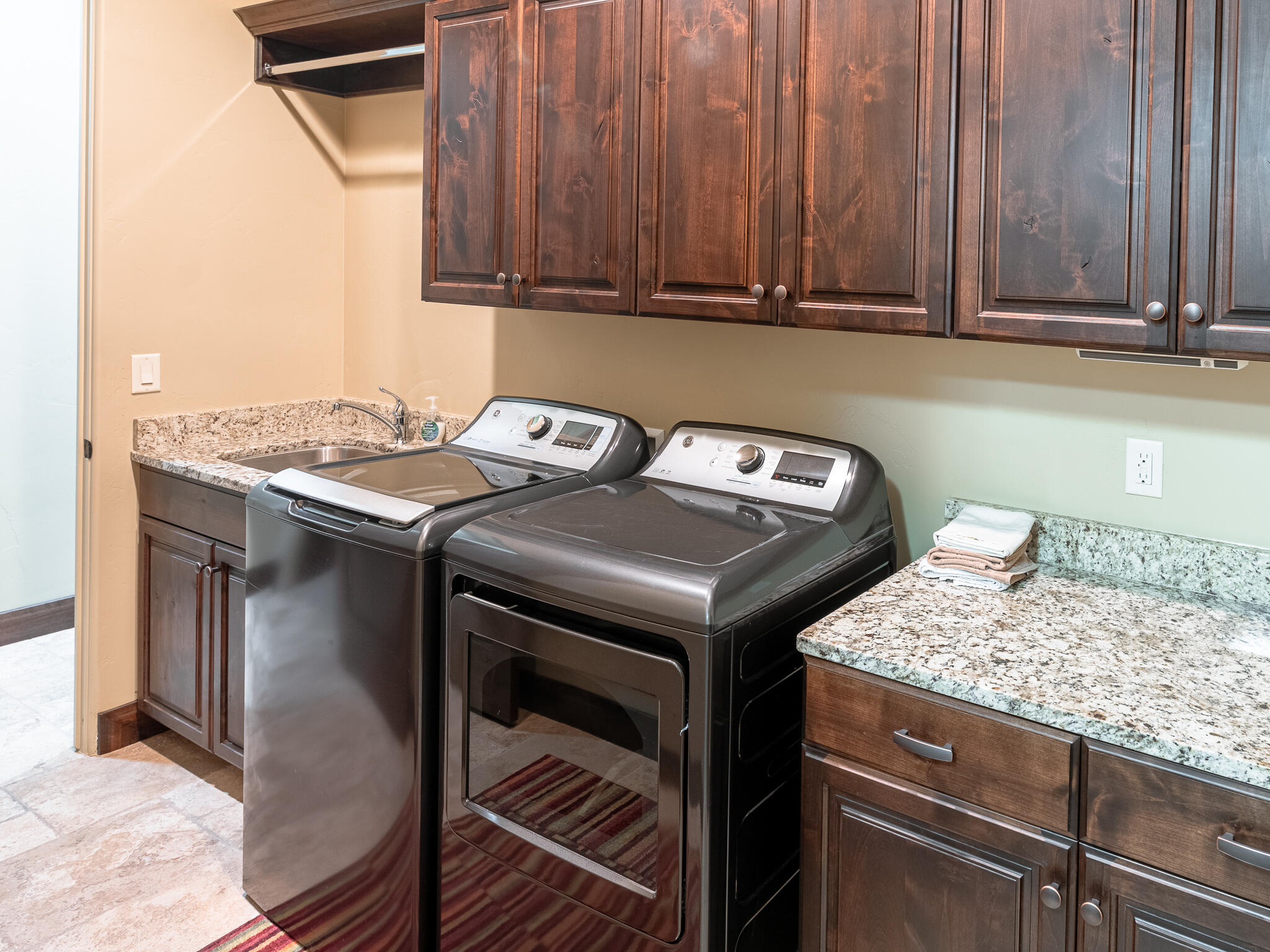 TENAYA SANDS - Residential