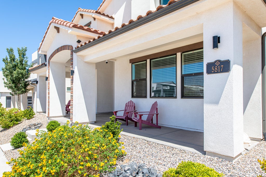 Photo of 5817 S Adobe Sun DR, Saint George, UT 84790 (MLS # 26-274986)