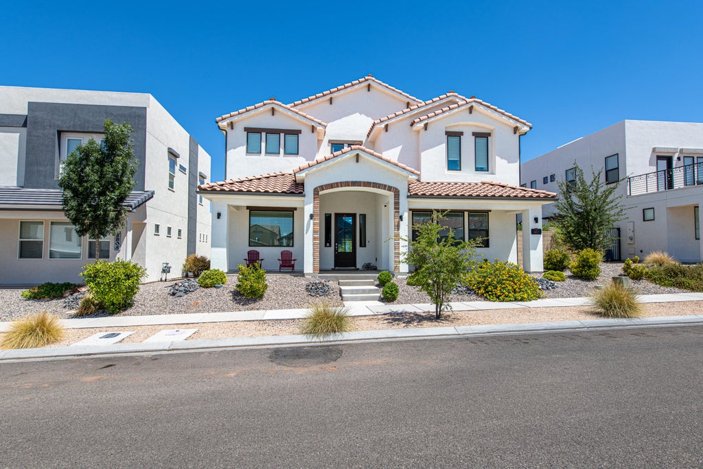 Photo of 5817 S Adobe Sun DR, Saint George, UT 84790 (MLS # 26-274986)