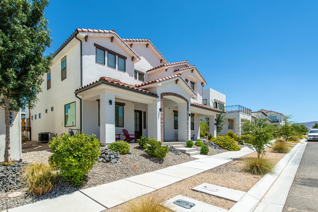 Photo of 5817 S Adobe Sun DR, Saint George, UT 84790 (MLS # 26-274986)