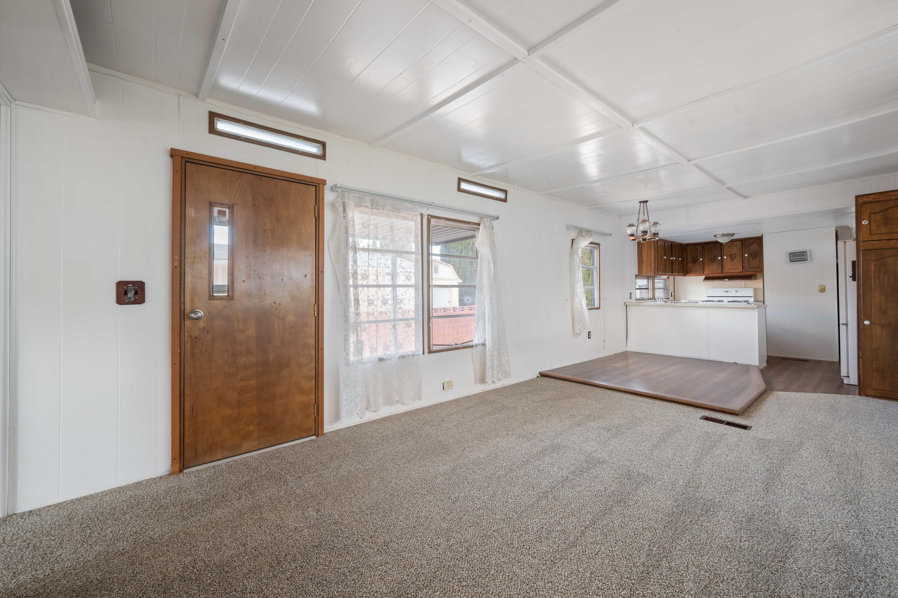 LAVA BLUFF MOBILE HOME PARK - Residential