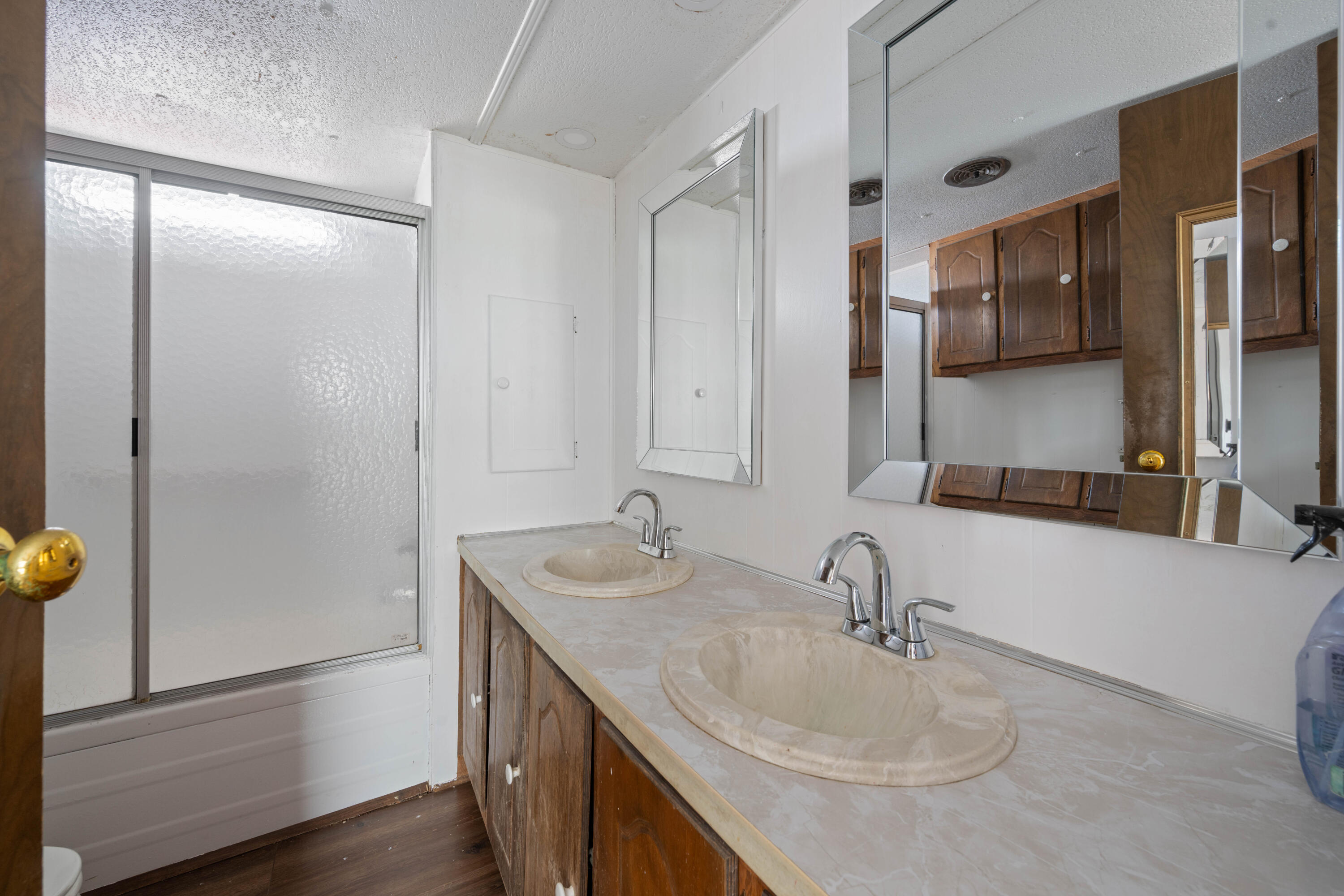 LAVA BLUFF MOBILE HOME PARK - Residential