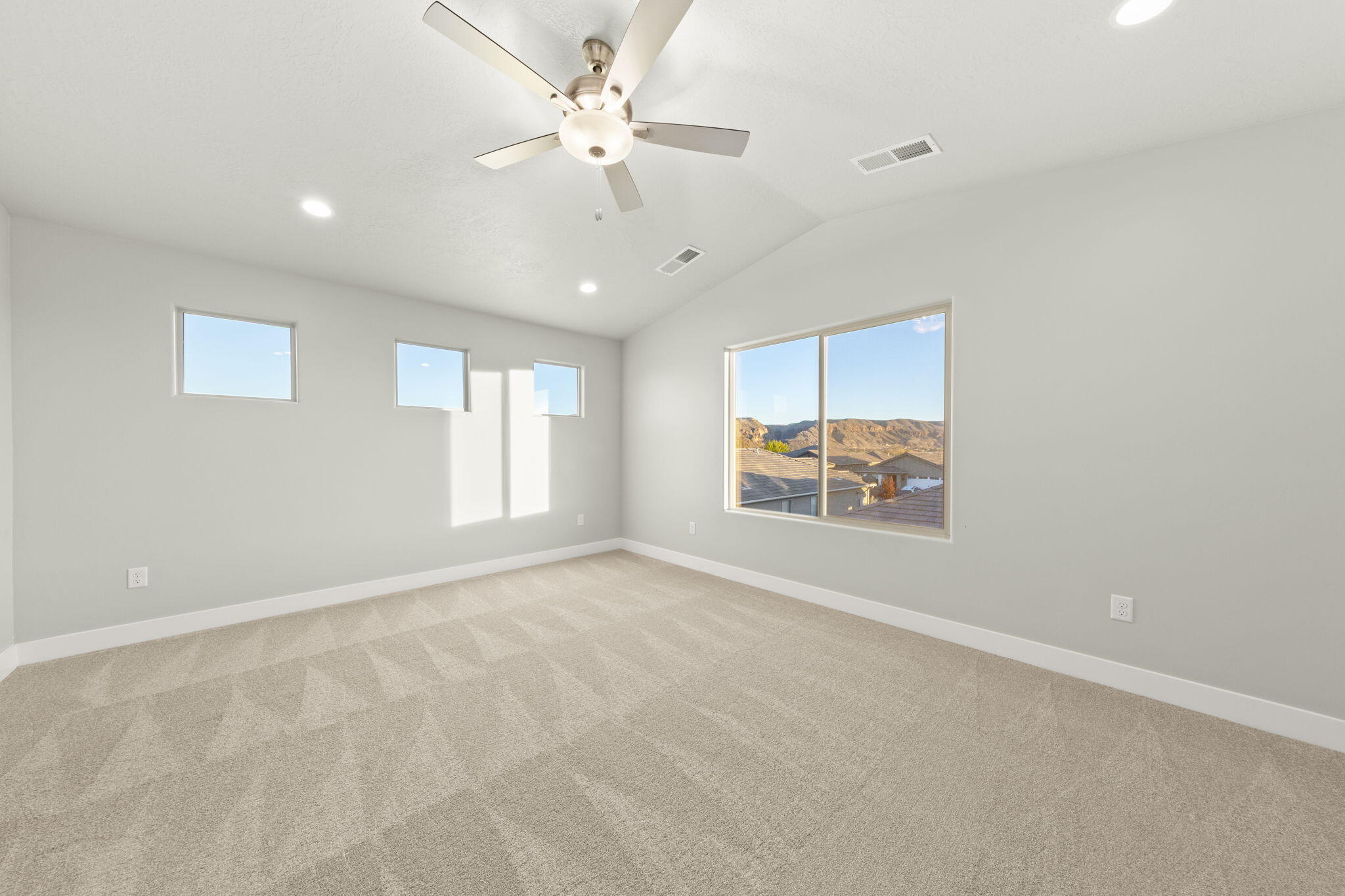 HURRICANE HOLLOW - Residential