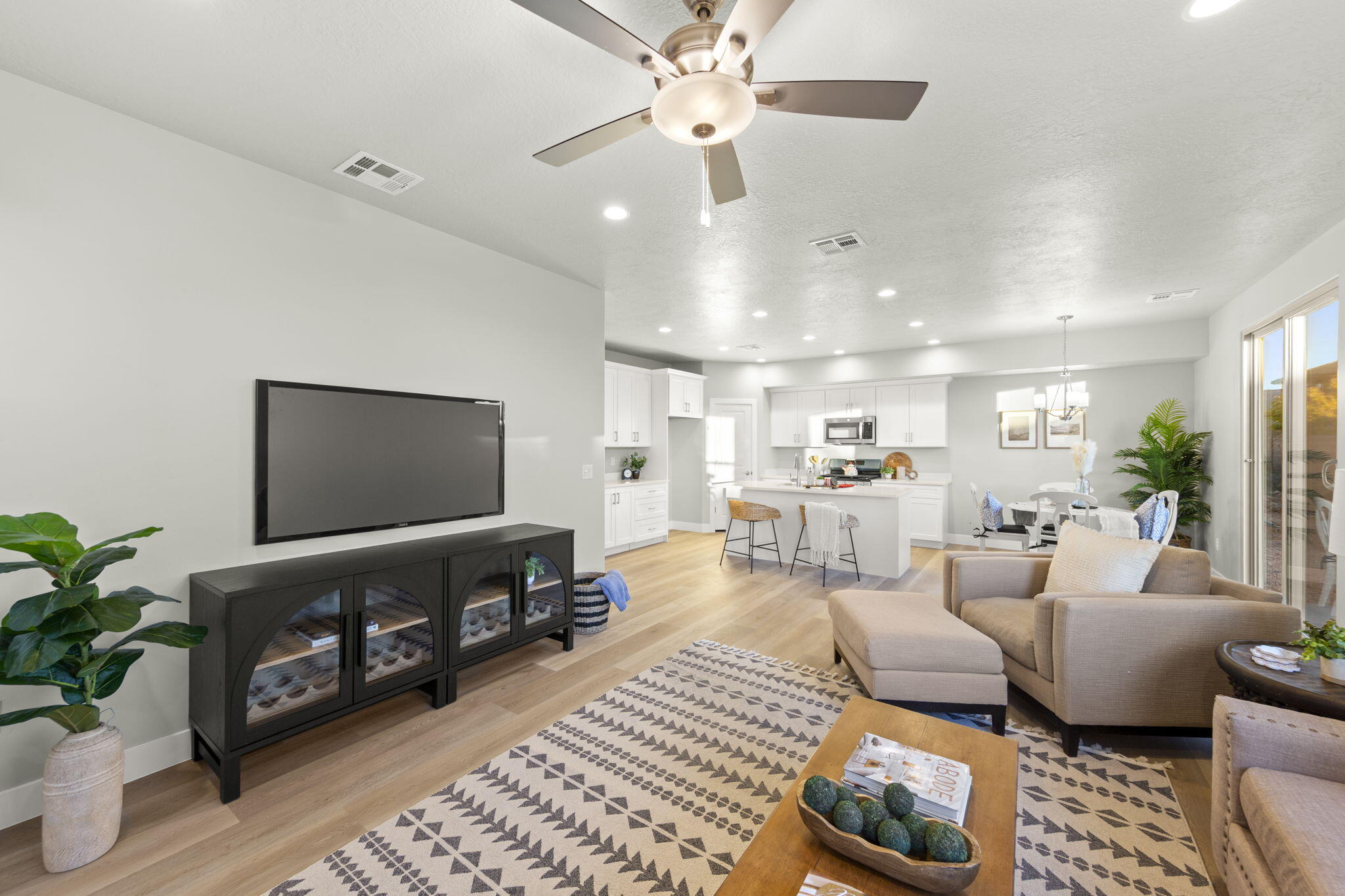 HURRICANE HOLLOW - Residential