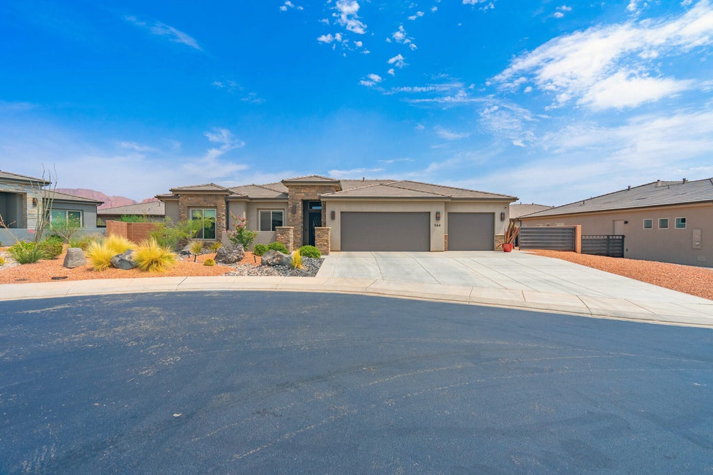 Photo of 544 W Fitness Way, Ivins, UT 84738 (MLS # 26-275197)