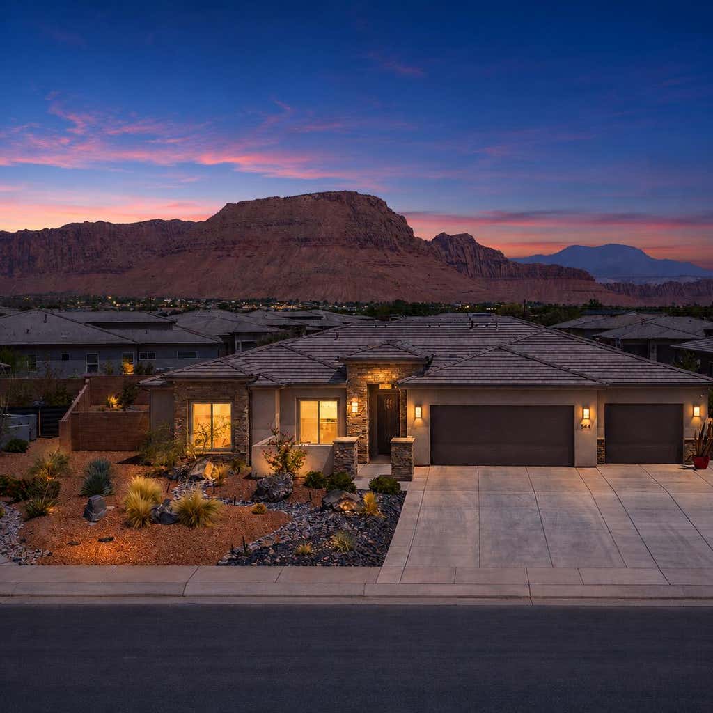 Photo of 544 W Fitness Way, Ivins, UT 84738 (MLS # 26-275197)