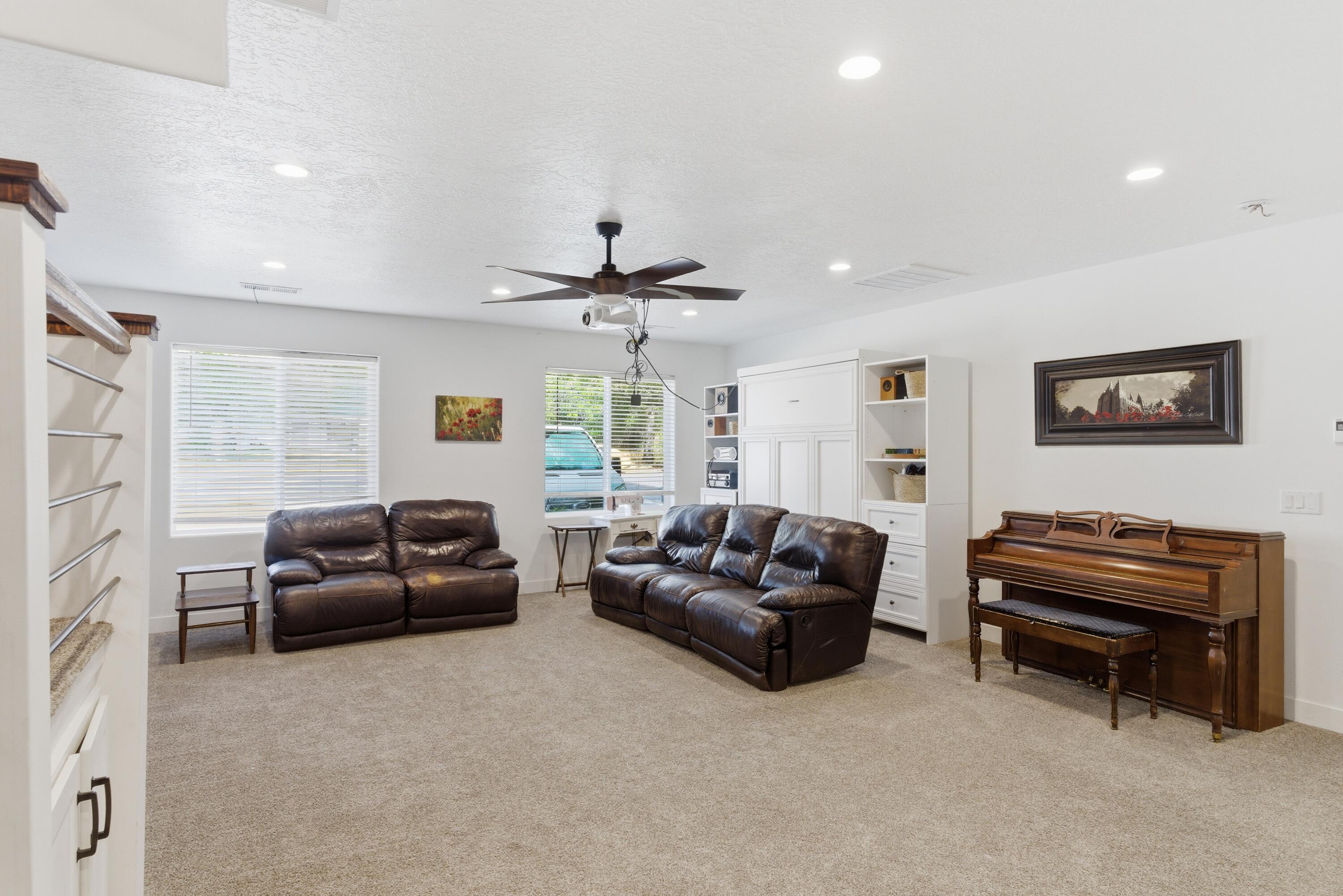 WILLOW COVE - Residential