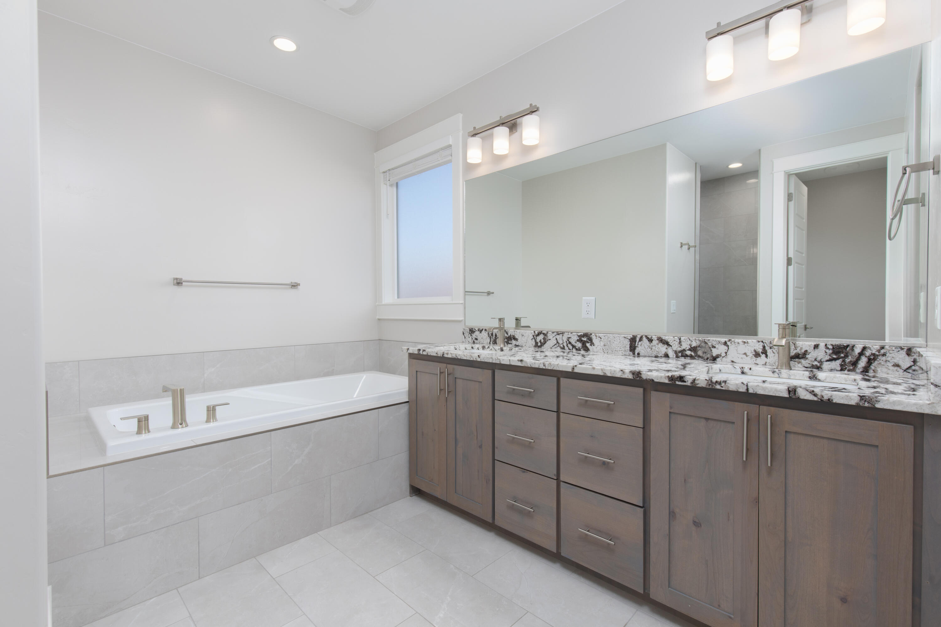 WARNER GATEWAY - Residential