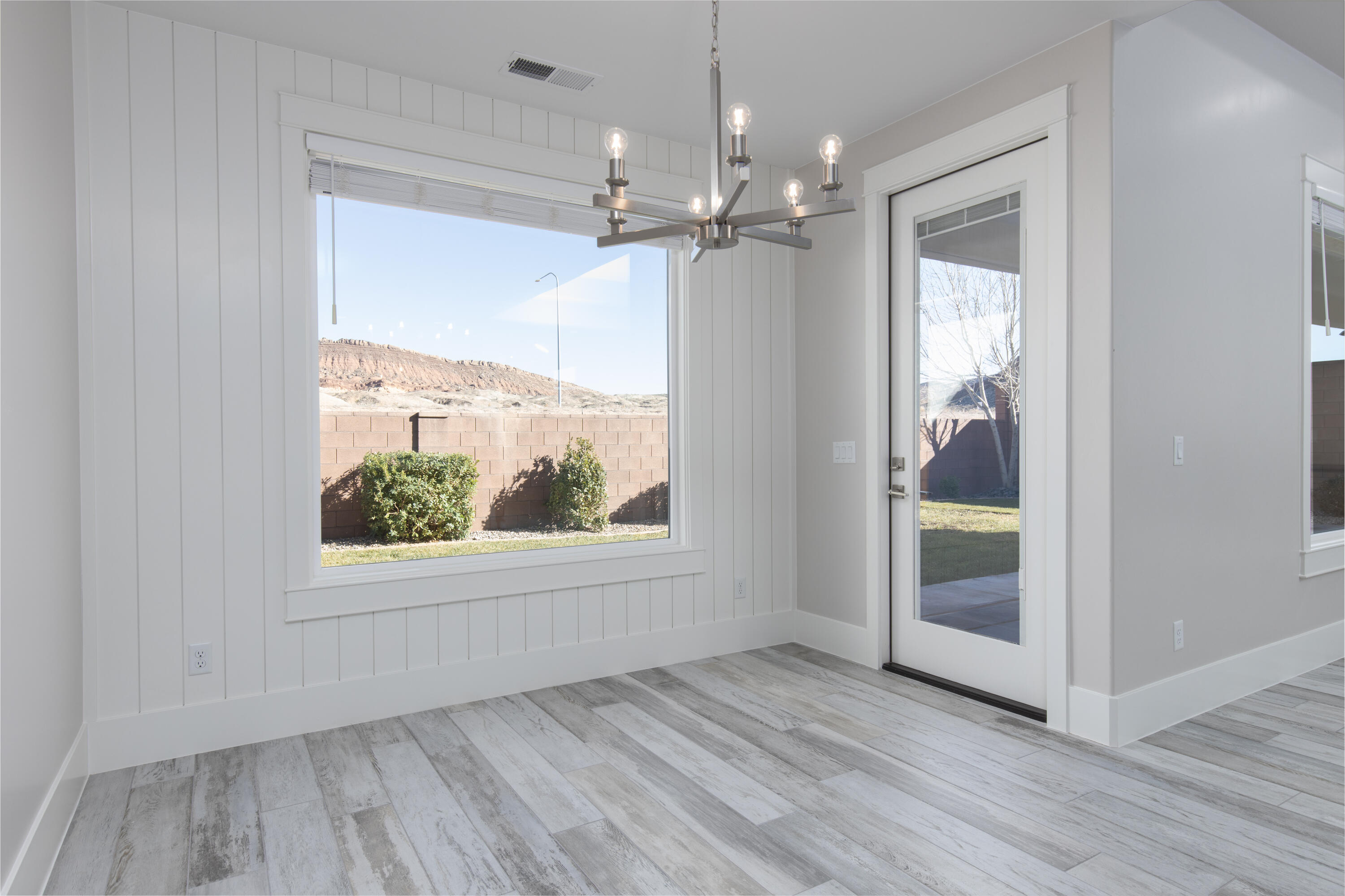 WARNER GATEWAY - Residential