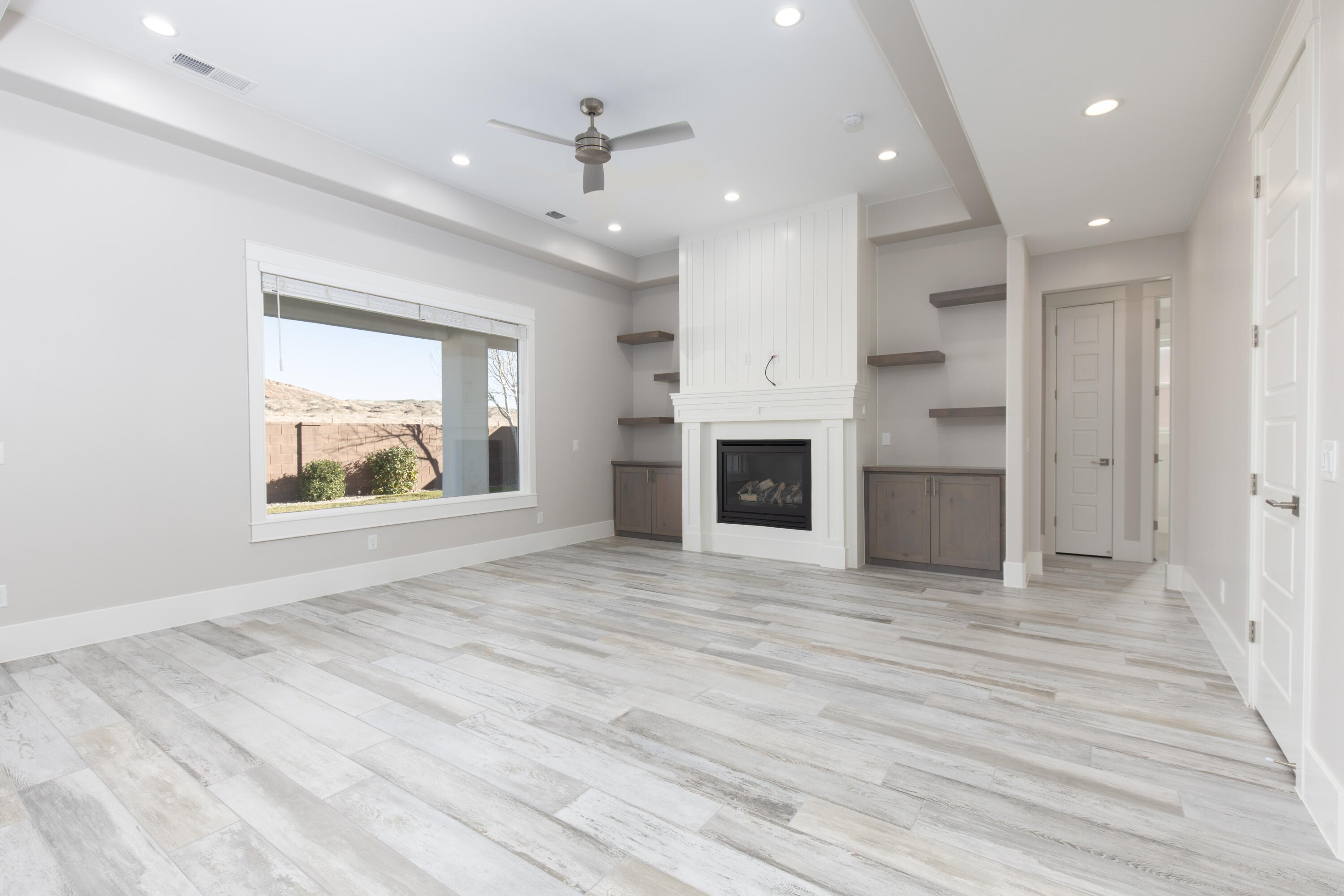 WARNER GATEWAY - Residential