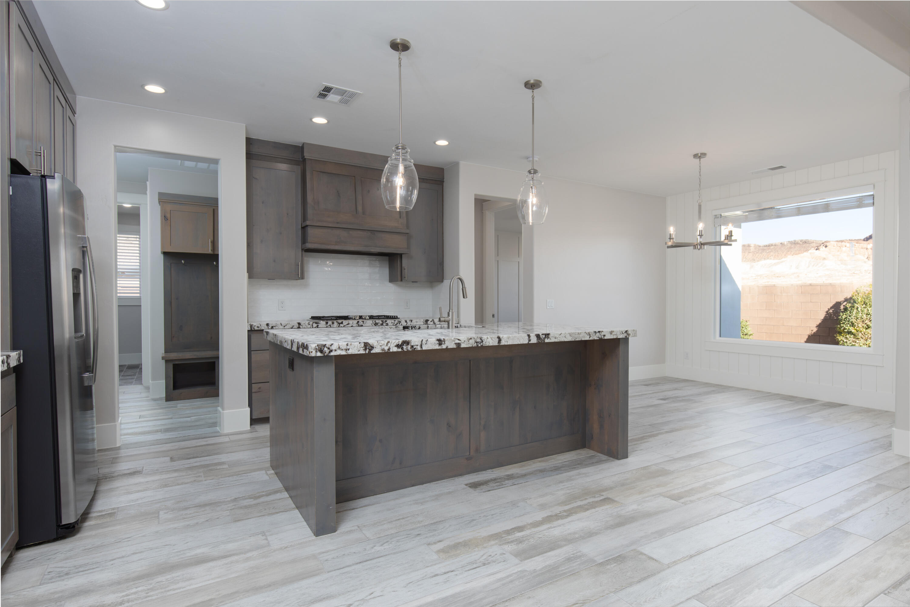 WARNER GATEWAY - Residential