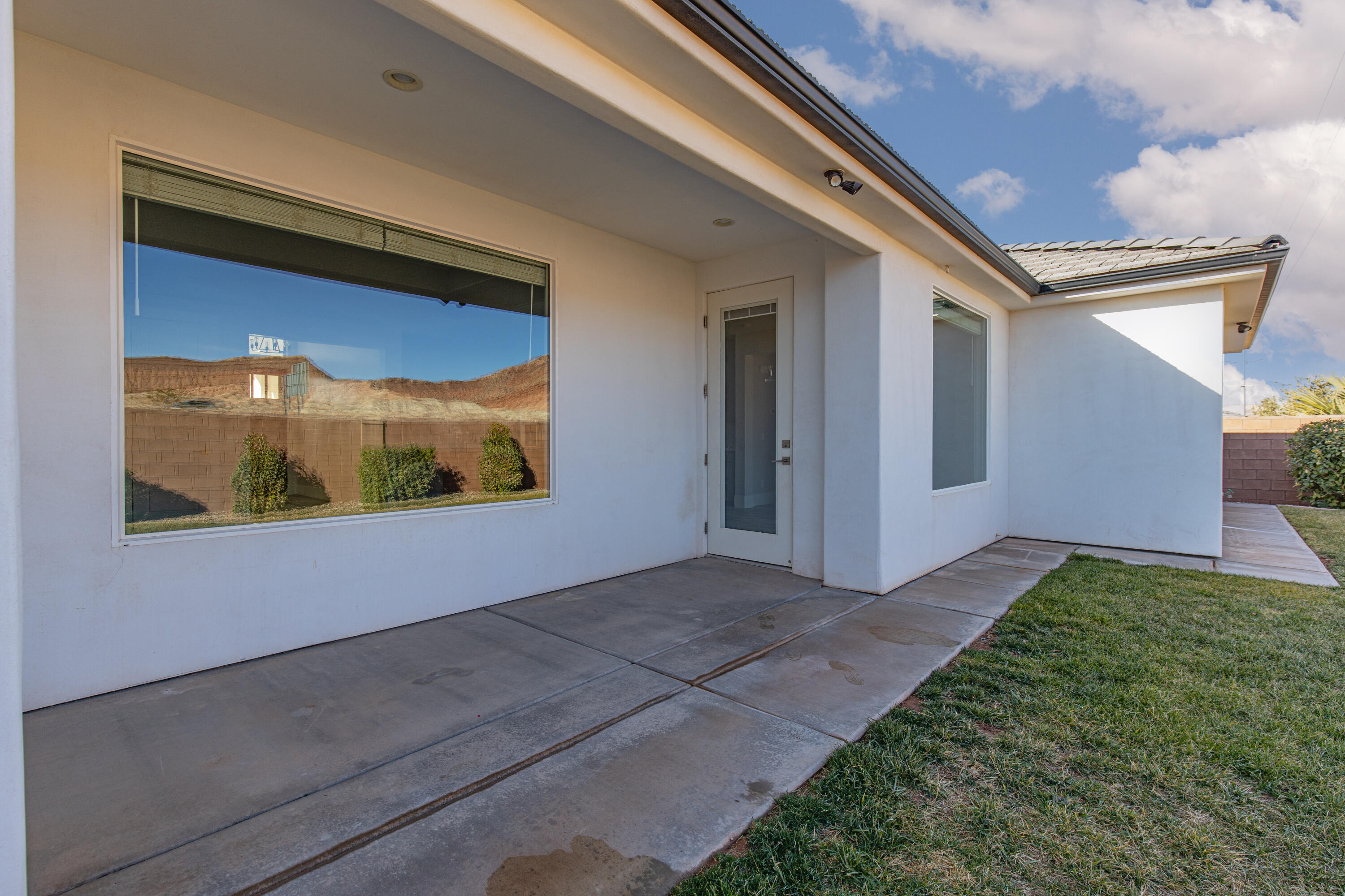 WARNER GATEWAY - Residential