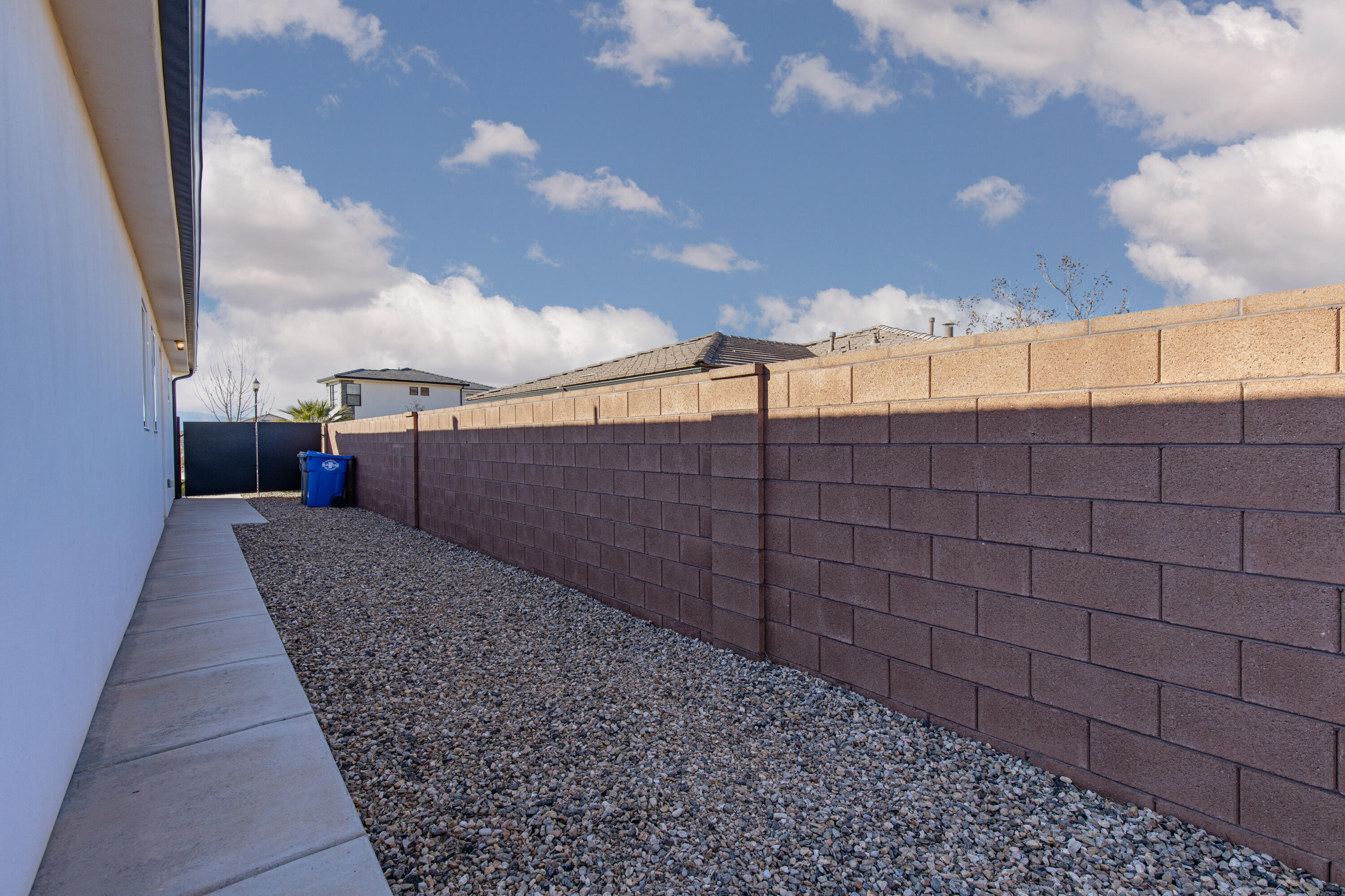 WARNER GATEWAY - Residential