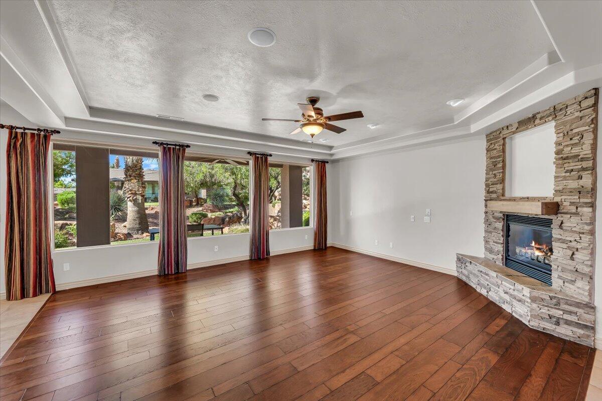 LA JOLLA HILLS AT GREEN SPRINGS - Residential