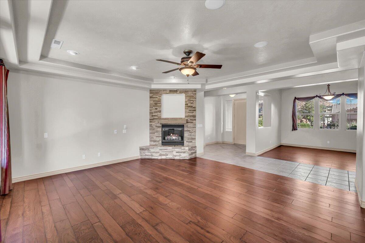 LA JOLLA HILLS AT GREEN SPRINGS - Residential