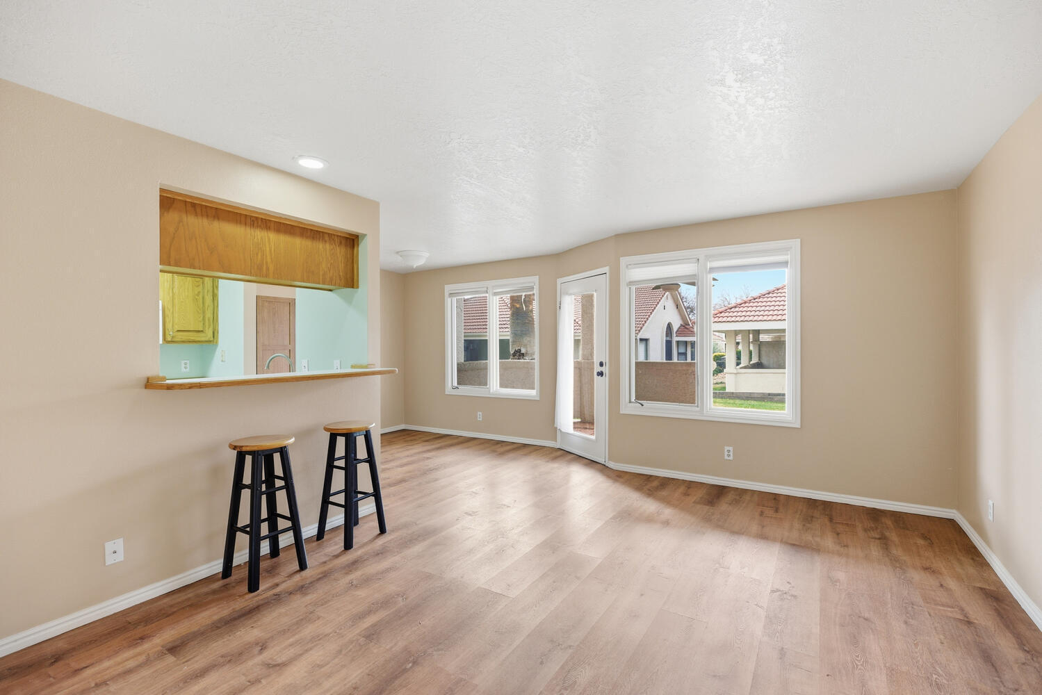 WILLOW RUN RESORT CONDOS - Residential