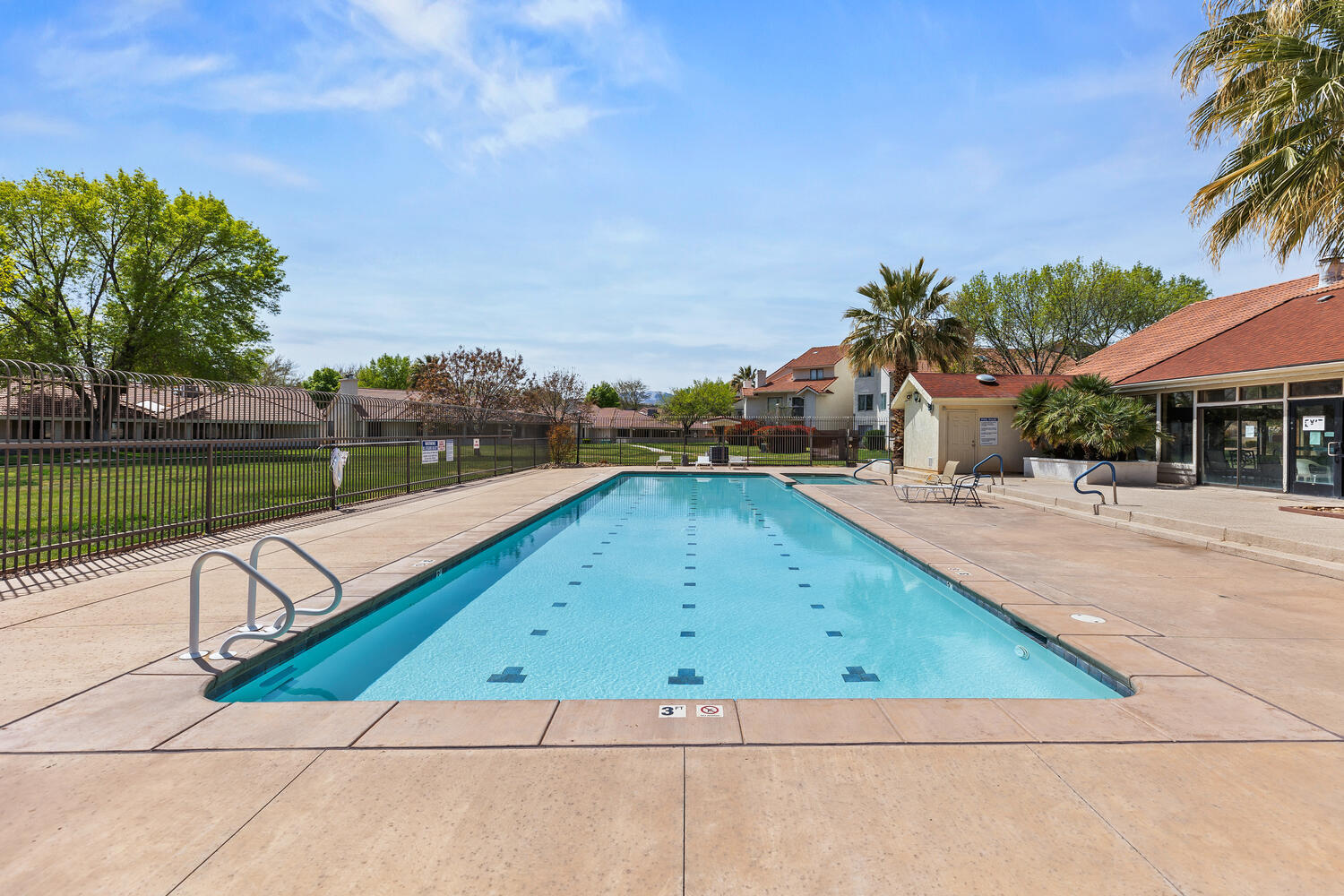 WILLOW RUN RESORT CONDOS - Residential