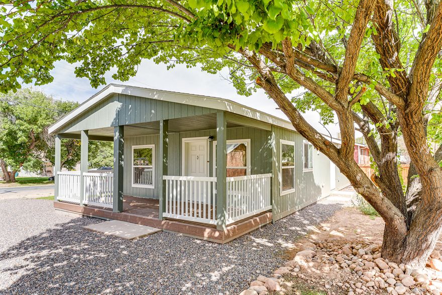 Brand-new 3 bed, 2 bath manufactured home in the heart of historic Parowan. Built with 2x6 construction and fully financeable. Smart layout that uses every square foot well. Includes a covered front deck, a laundry room with a sink, and a primary suite with a large walk-in closet. Close to schools, stores, gas stations, and restaurants, and only about 15 minutes from Brian Head.