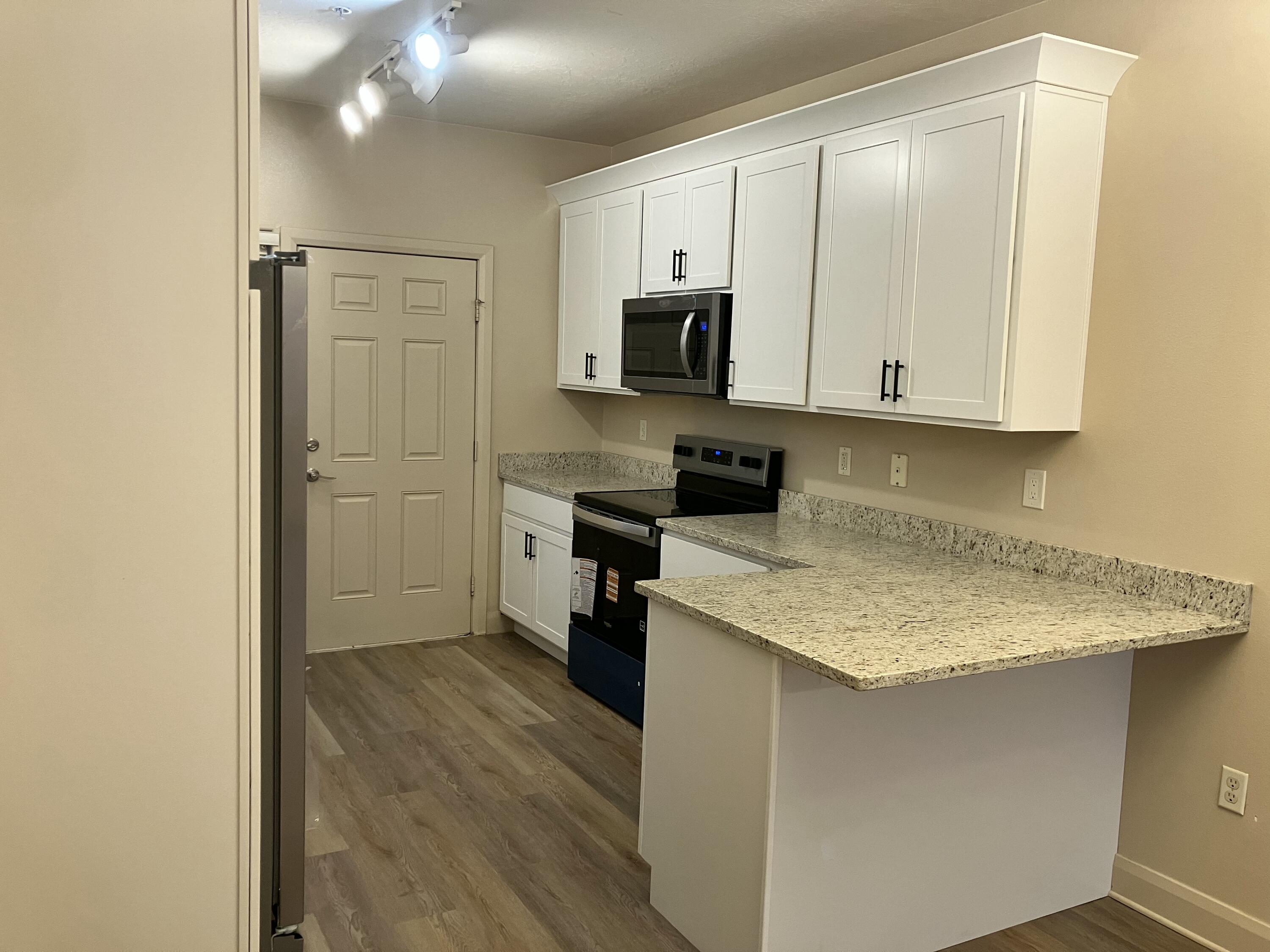 LA VENITA CONDOS - Residential