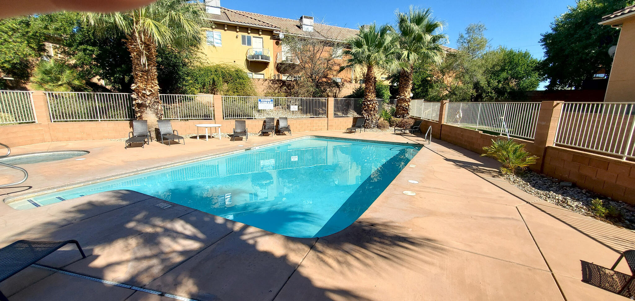 LA VENITA CONDOS - Residential