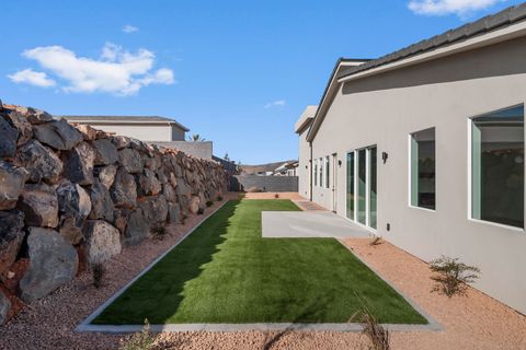 Tiny photo for 4749 W 1930 S, Hurricane, UT 84737 (MLS # 26-271696)