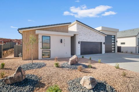 Tiny photo for 4749 W 1930 S, Hurricane, UT 84737 (MLS # 26-271696)