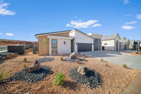 Tiny photo for 4749 W 1930 S, Hurricane, UT 84737 (MLS # 26-271696)