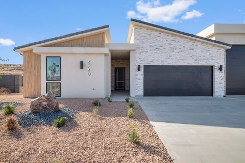 Tiny photo for 4749 W 1930 S, Hurricane, UT 84737 (MLS # 26-271696)