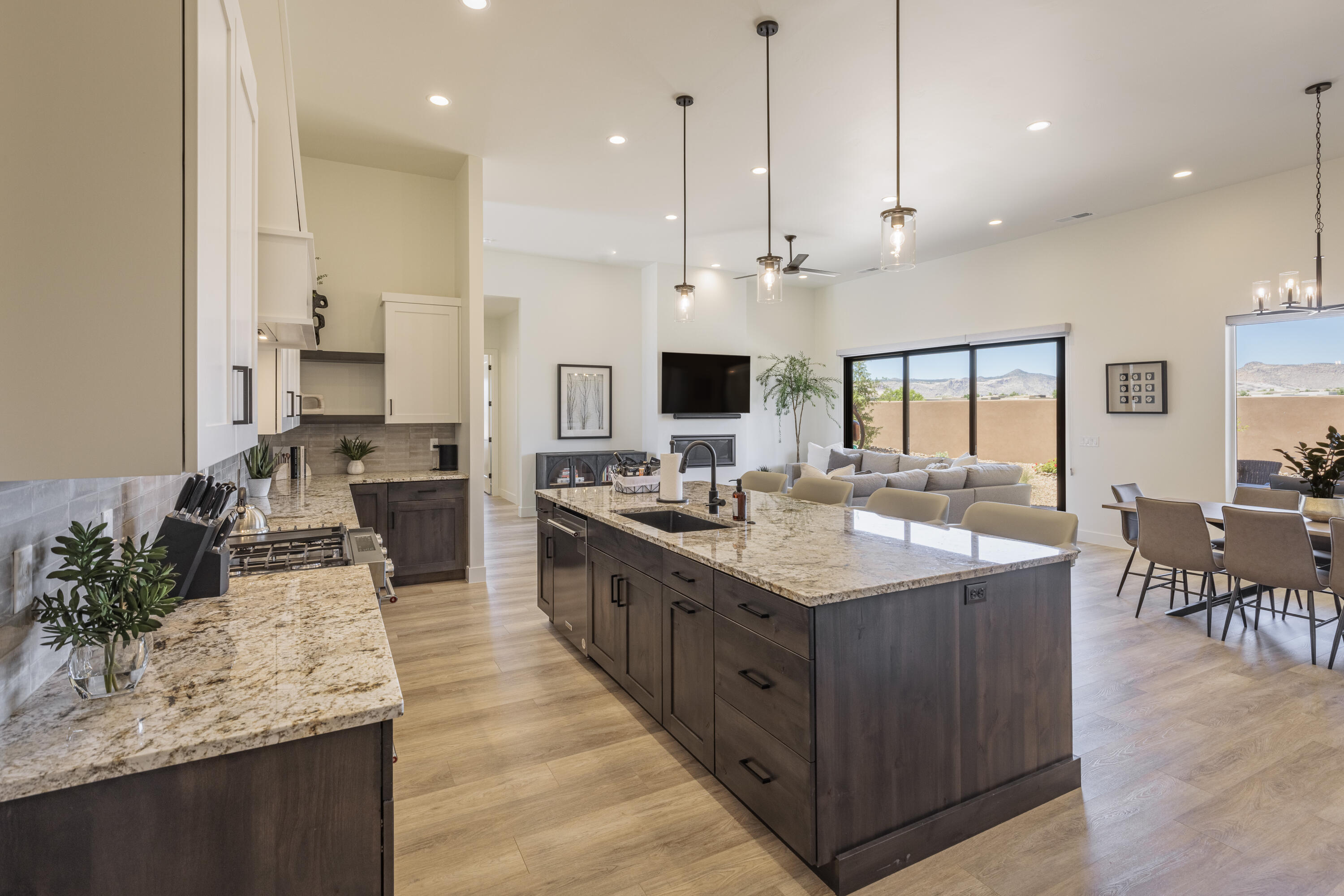 LEDGES OF SG THE FAIRWAYS EAST - Residential