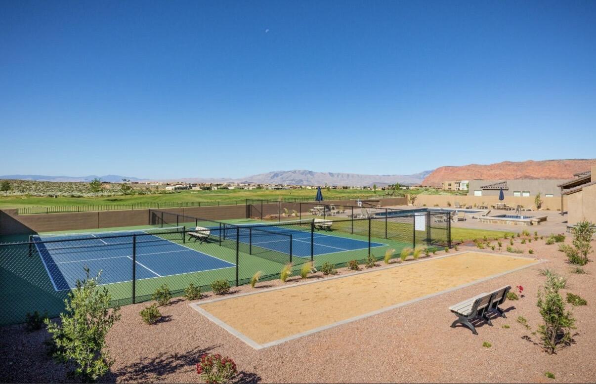 LEDGES OF SG THE FAIRWAYS EAST - Residential