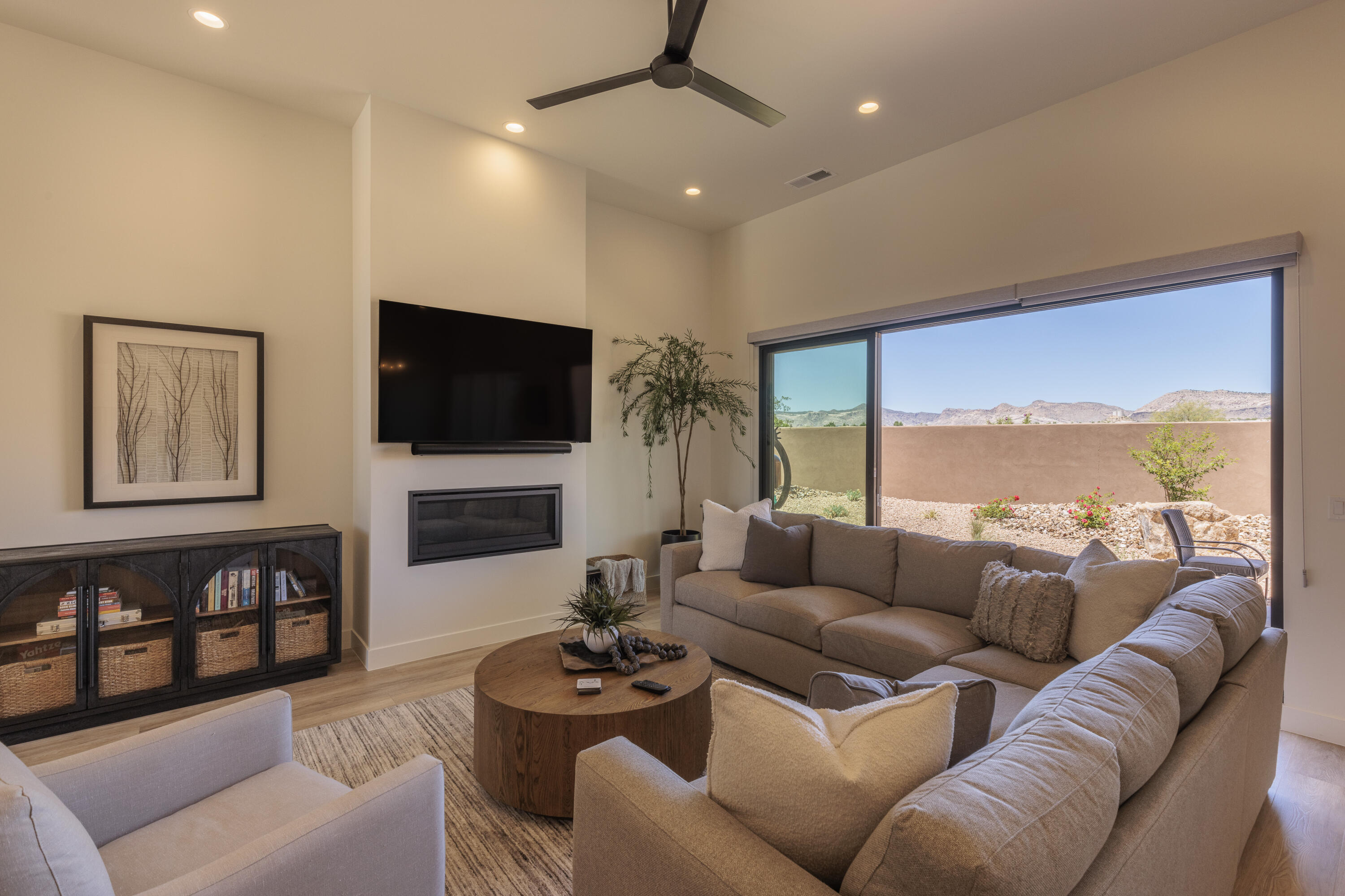 LEDGES OF SG THE FAIRWAYS EAST - Residential