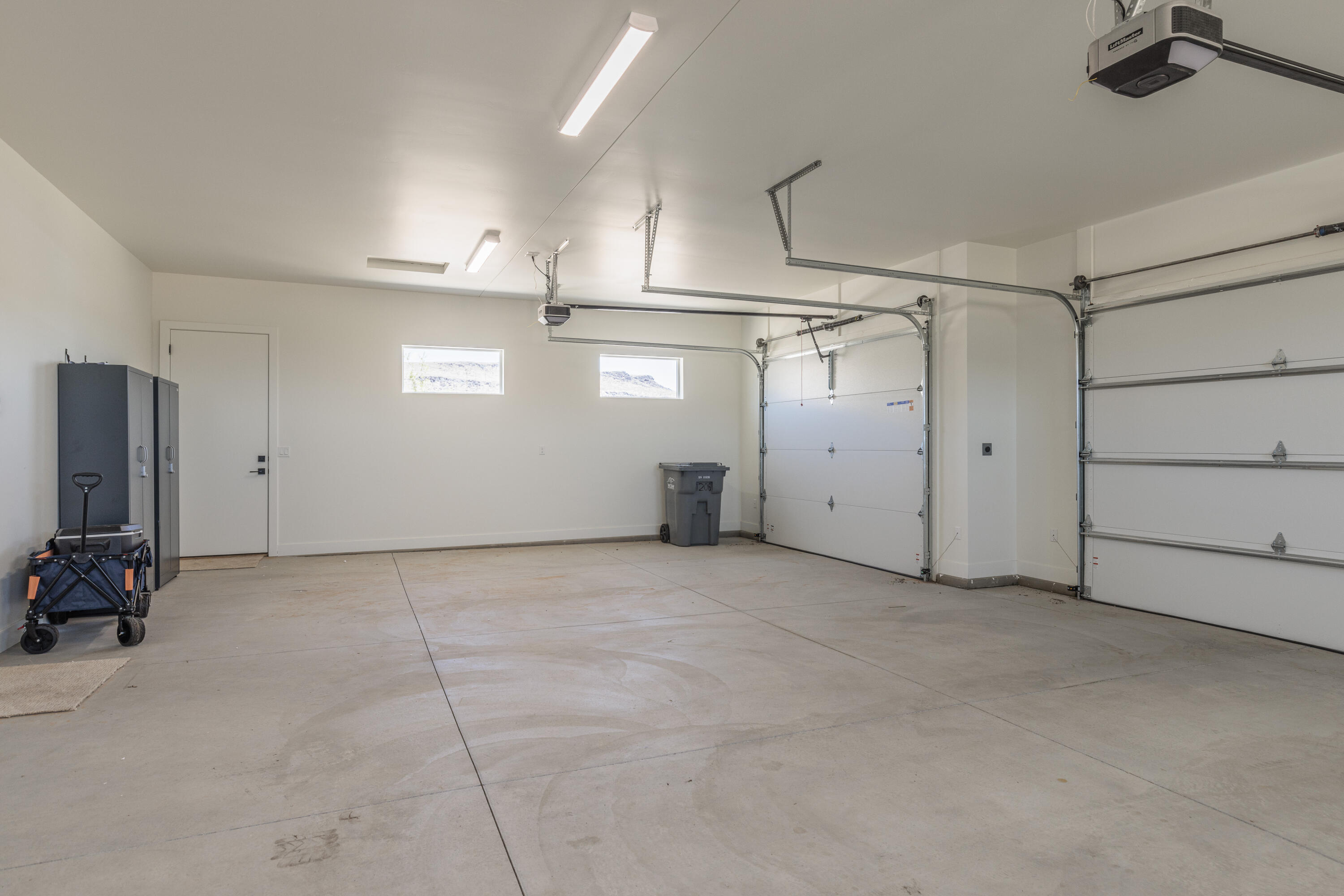 LEDGES OF SG THE FAIRWAYS EAST - Residential