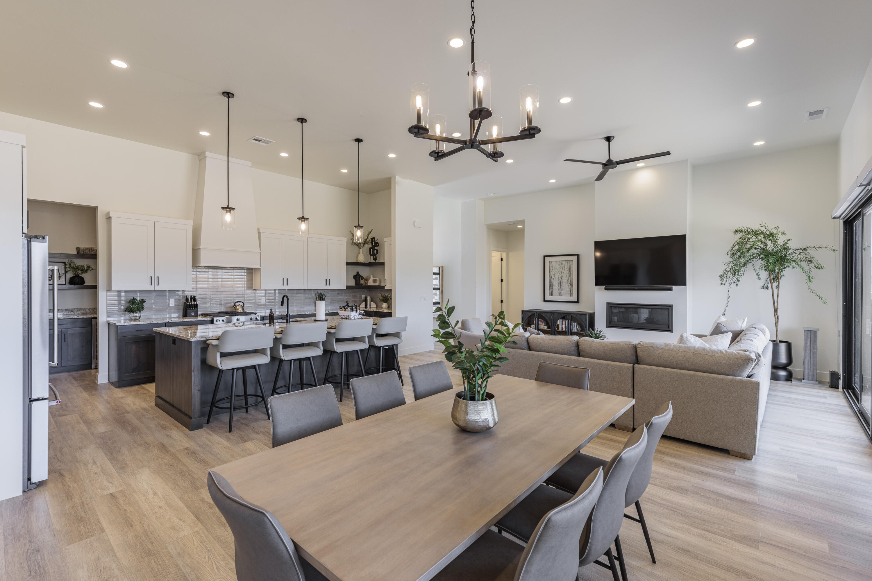 LEDGES OF SG THE FAIRWAYS EAST - Residential