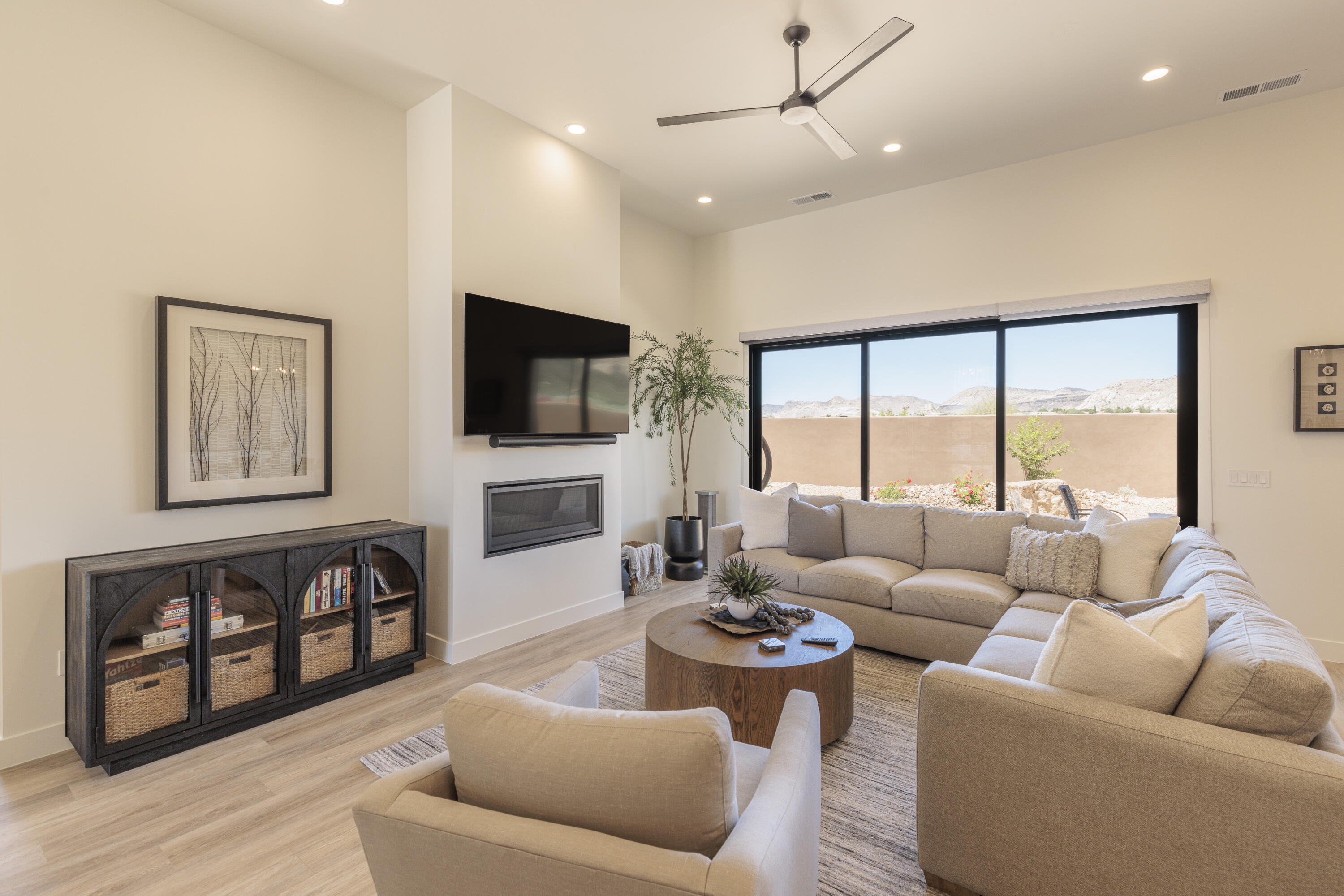 LEDGES OF SG THE FAIRWAYS EAST - Residential