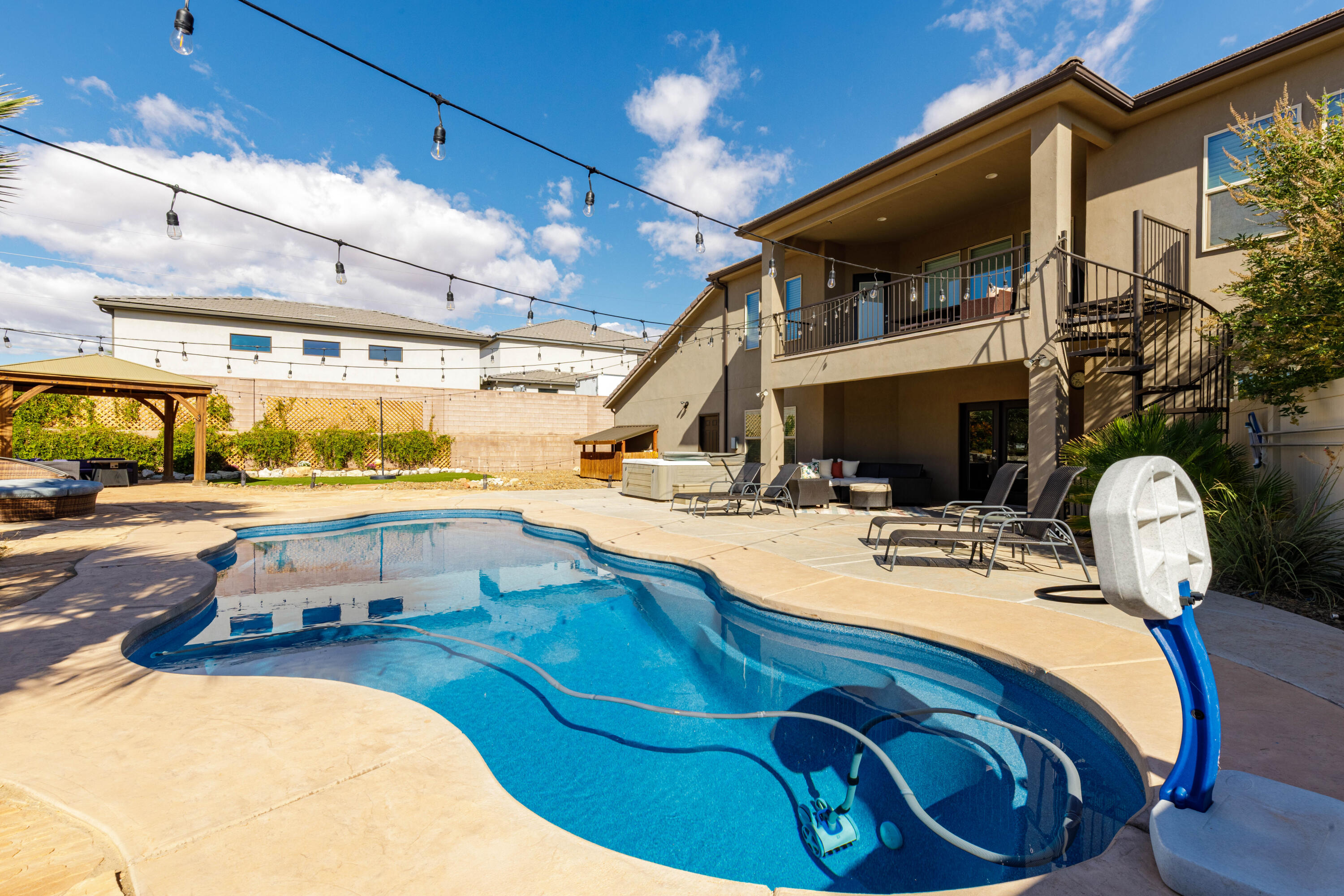 MULBERRY ESTATES - Residential