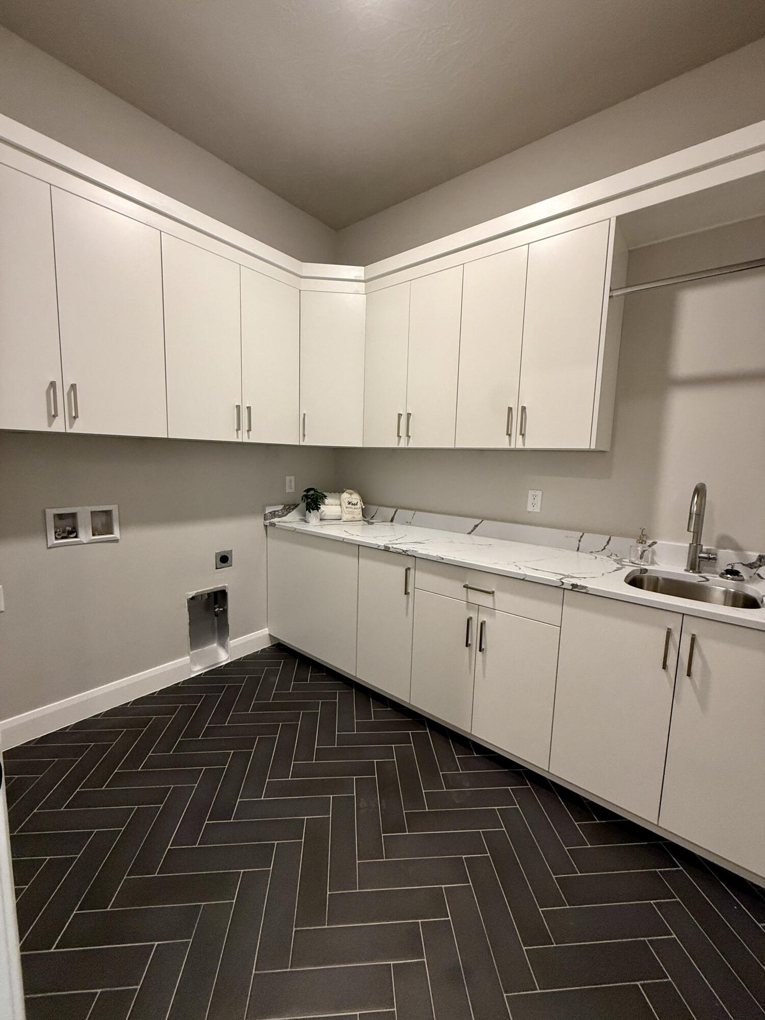 FRANKLIN FIELDS - Residential