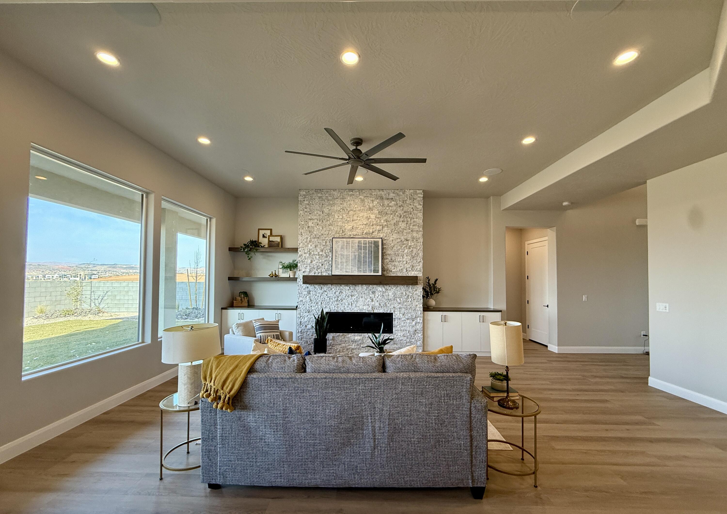 FRANKLIN FIELDS - Residential