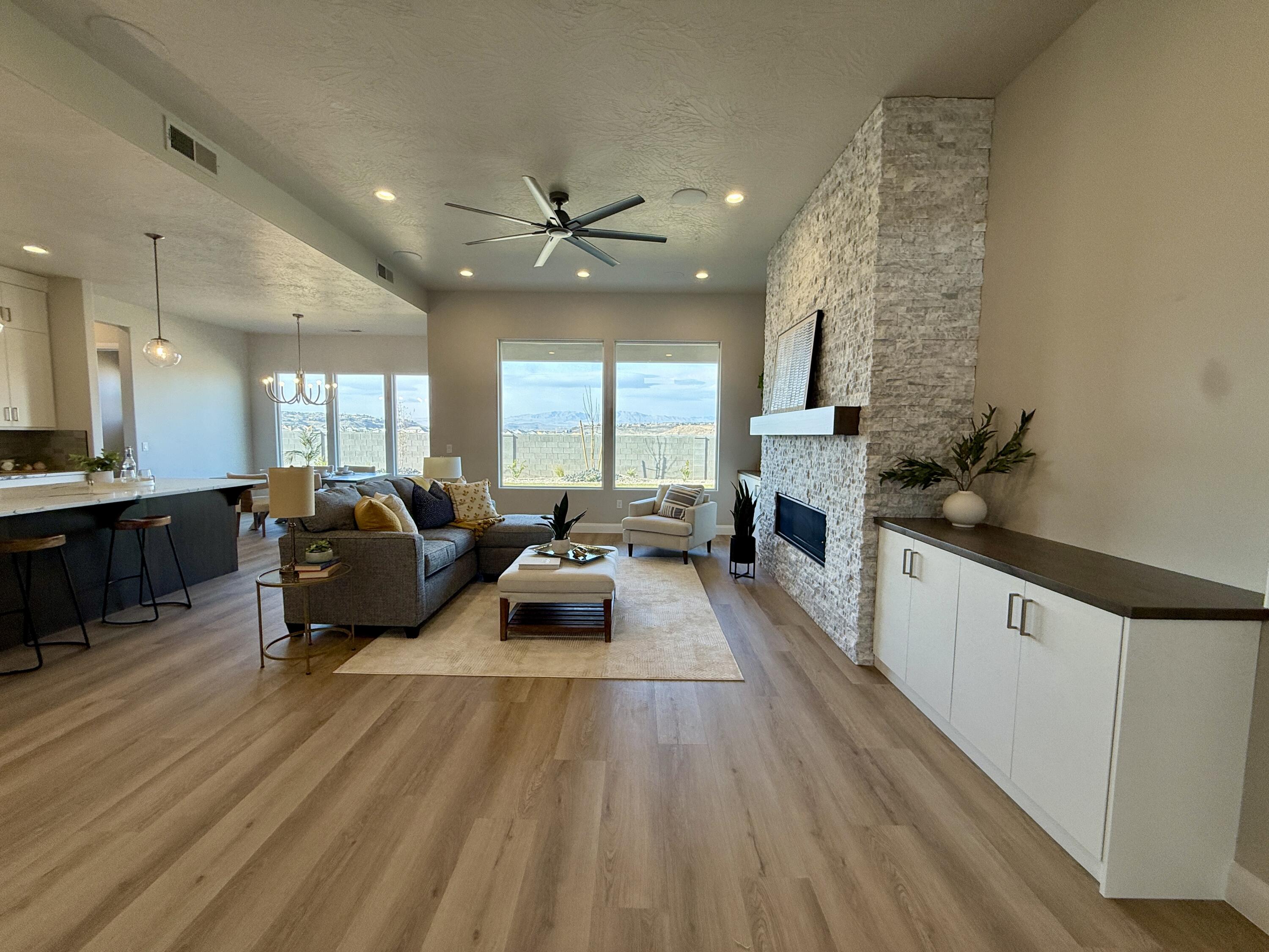 FRANKLIN FIELDS - Residential