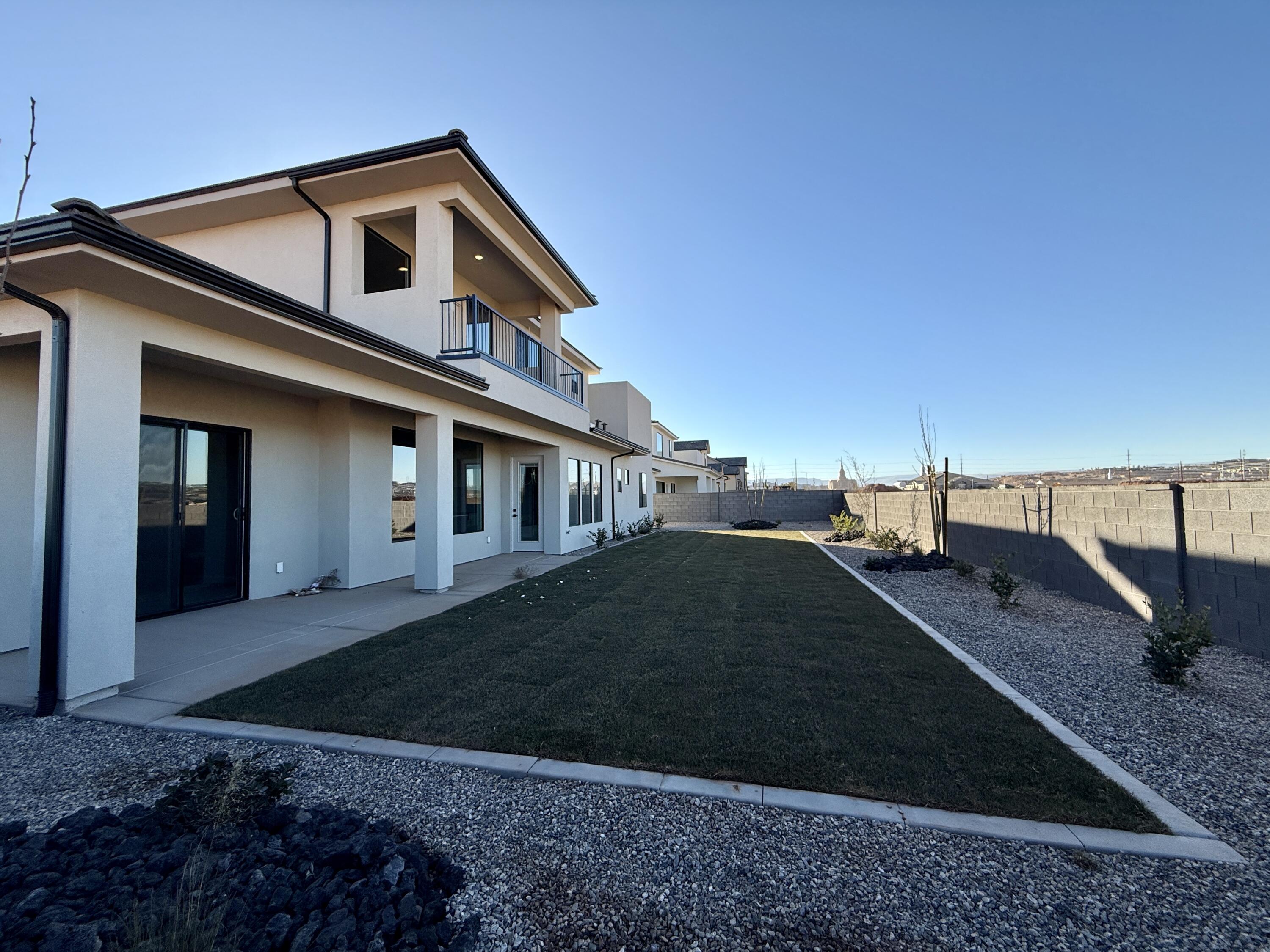 FRANKLIN FIELDS - Residential