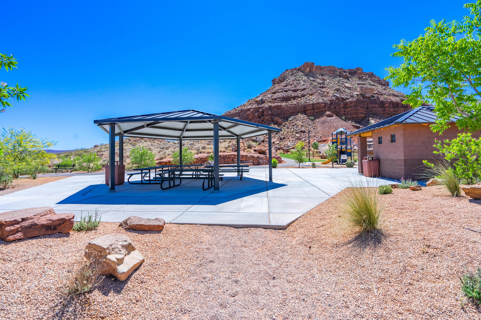 DESERT CLIFFS - Residential