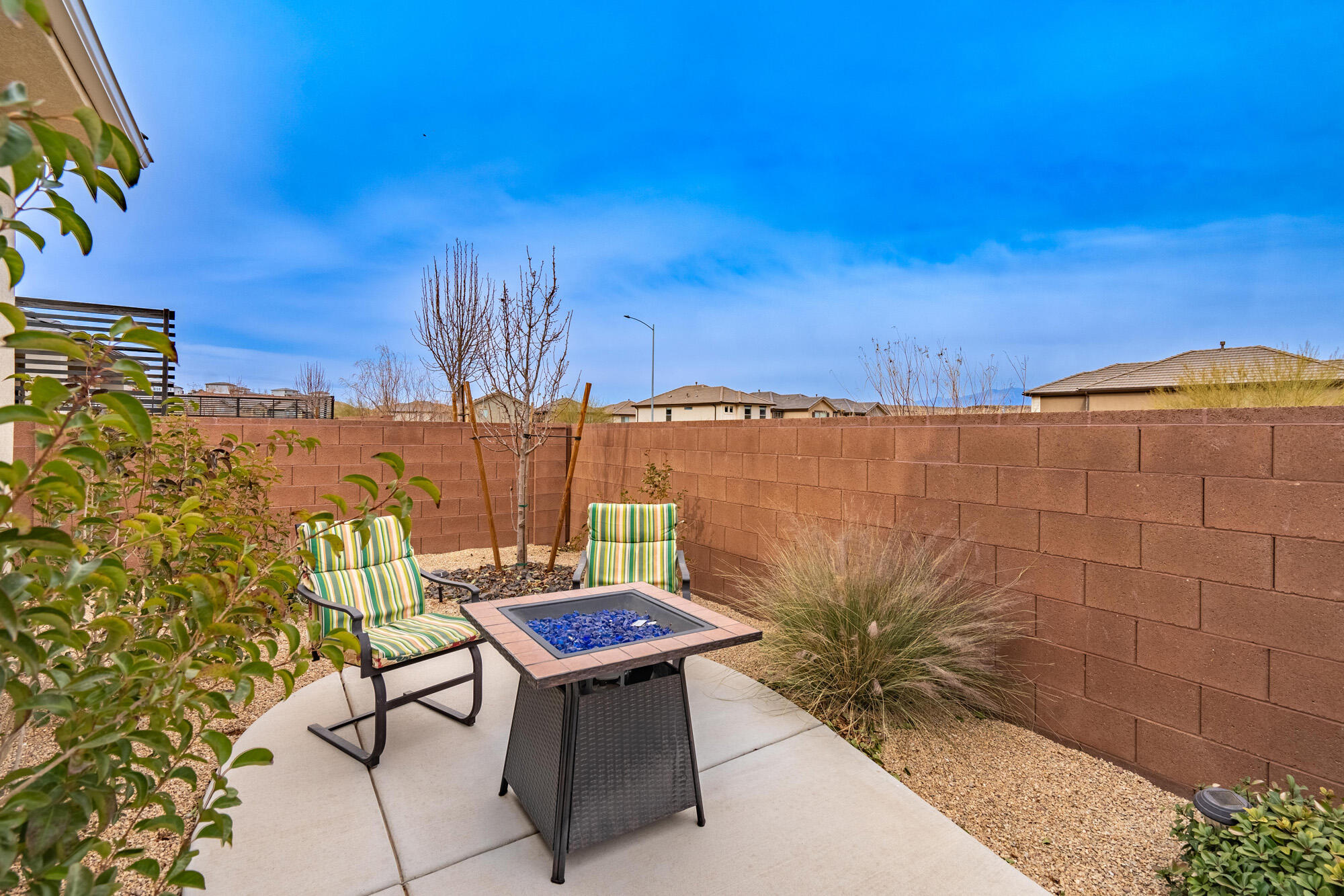 DESERT CLIFFS - Residential