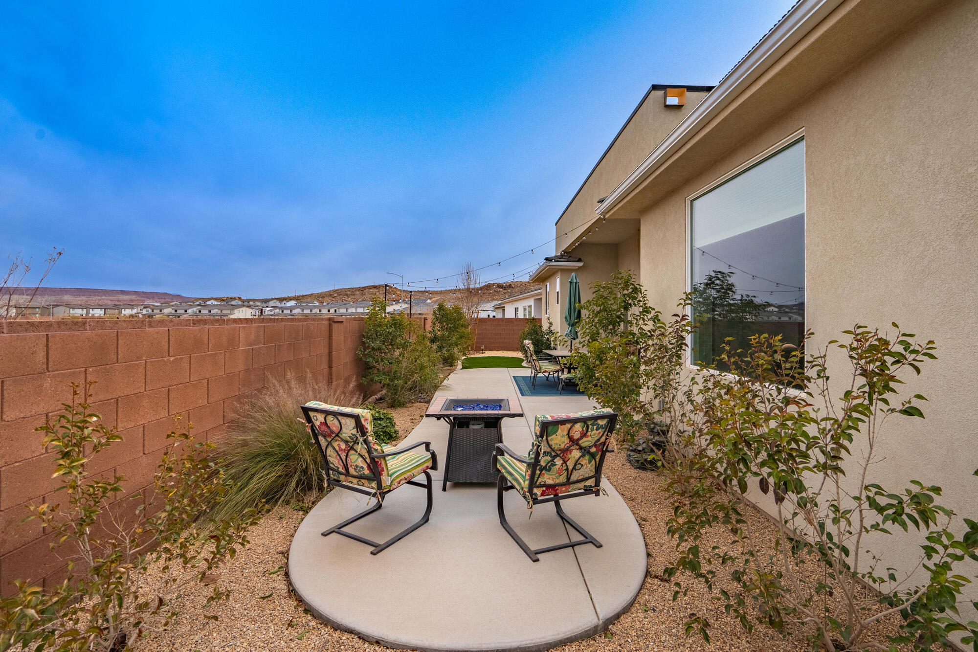 DESERT CLIFFS - Residential