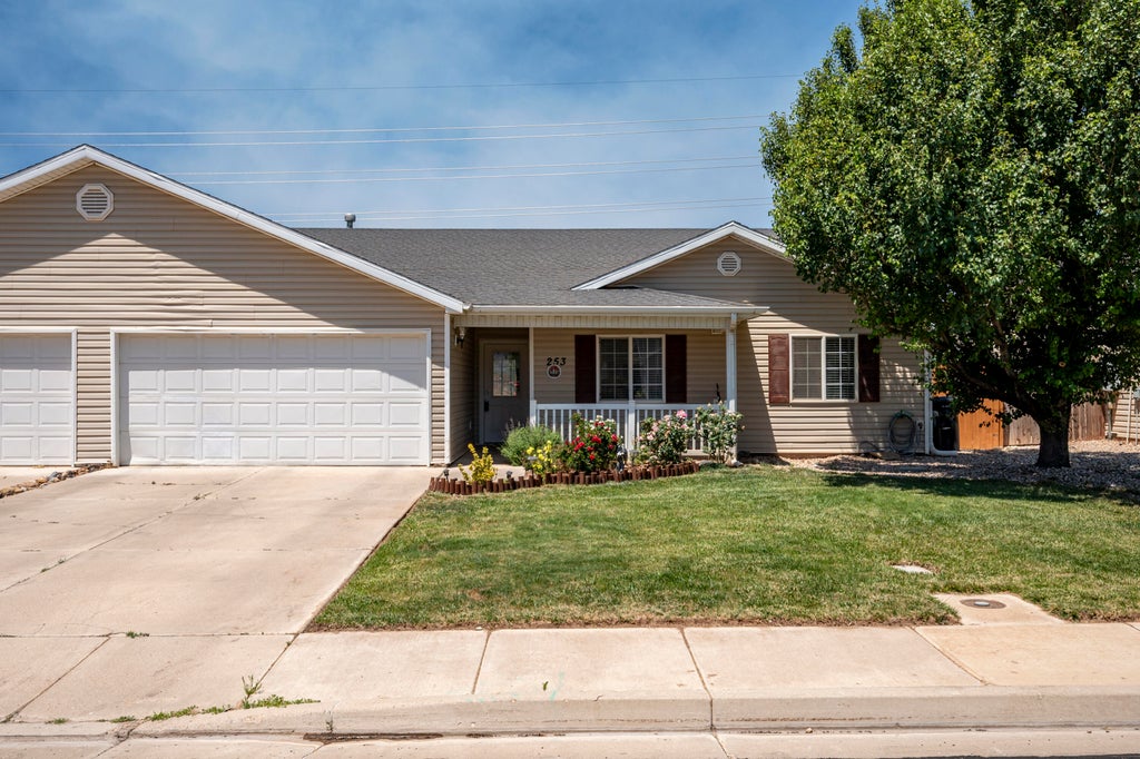 Photo of 253 N 4300 W, Cedar City, UT 84720 (MLS # 26-273515)