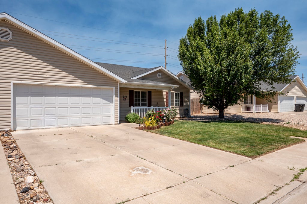 Photo of 253 N 4300 W, Cedar City, UT 84720 (MLS # 26-273515)