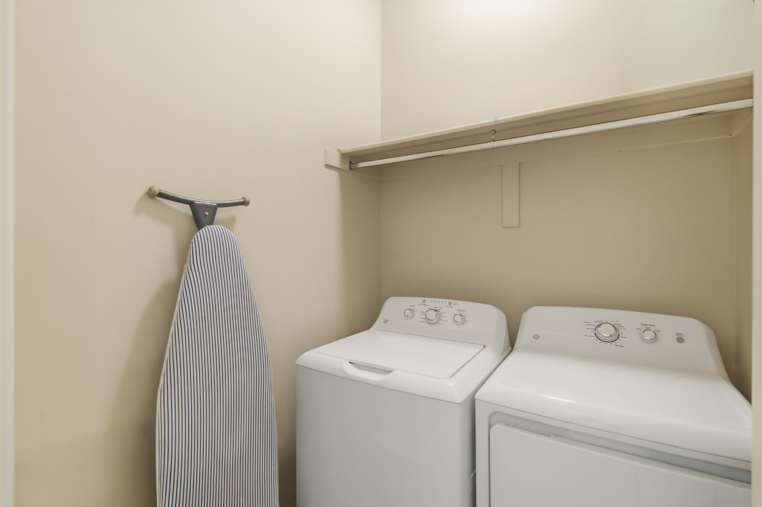 SKY RIDGE TOWNHOMES - Residential