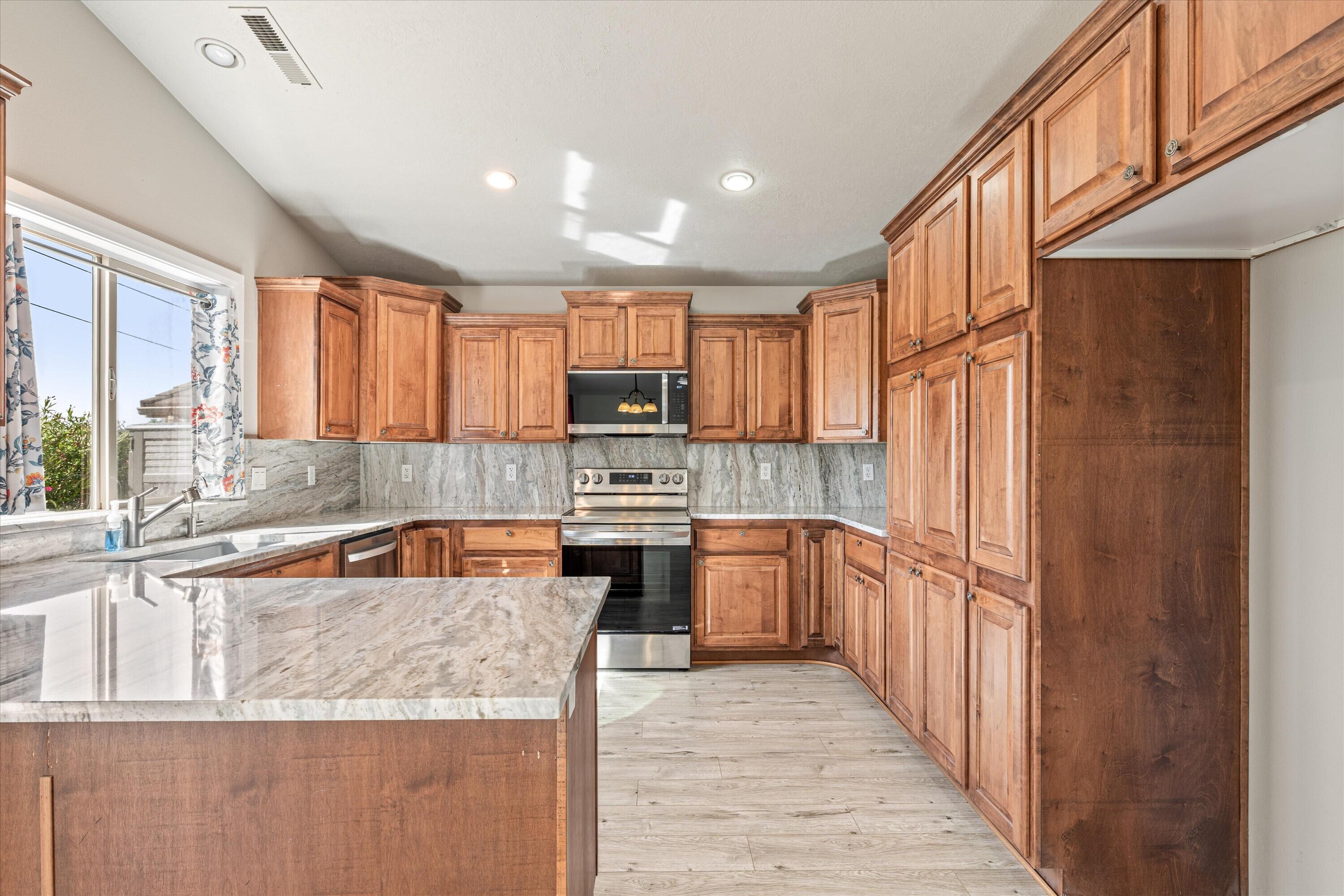 RIVER RIDGE ESTATES - Residential