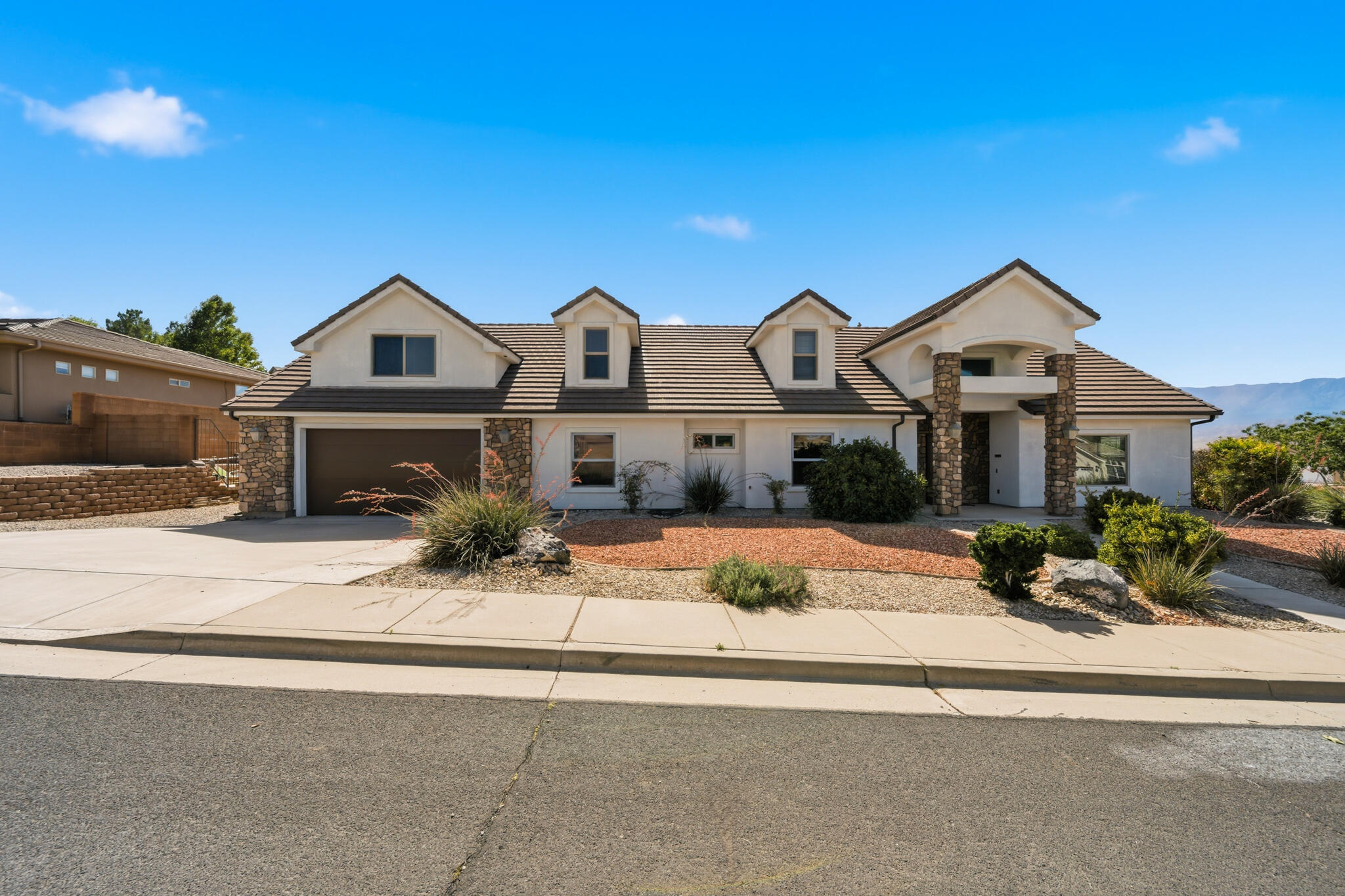 Photo 1 of 80 — 222 S VALLEY VIEW DR, Hurricane, UT 84737