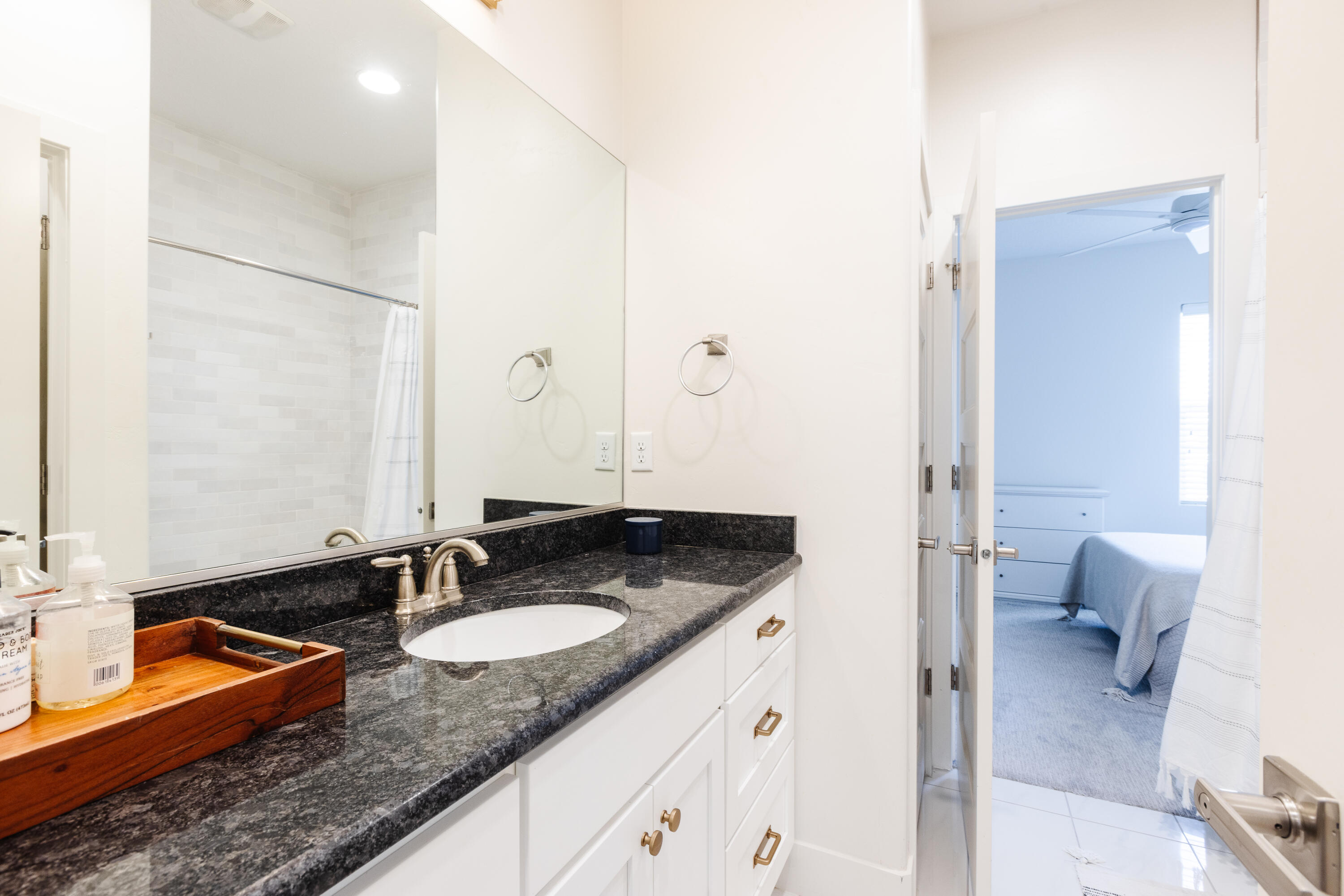 DESERT FIELDS - Residential